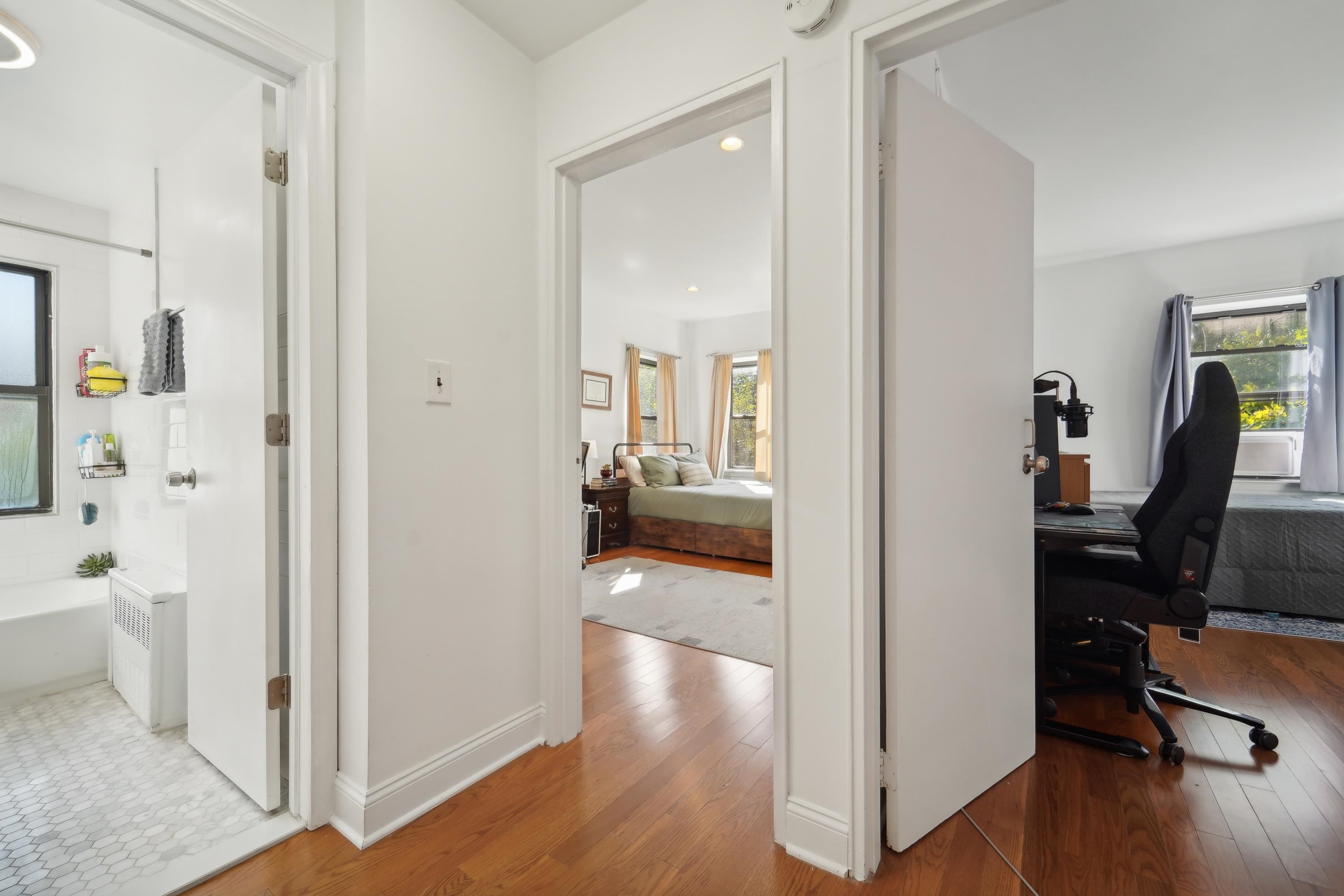 278 BARROW ST Unit: 4