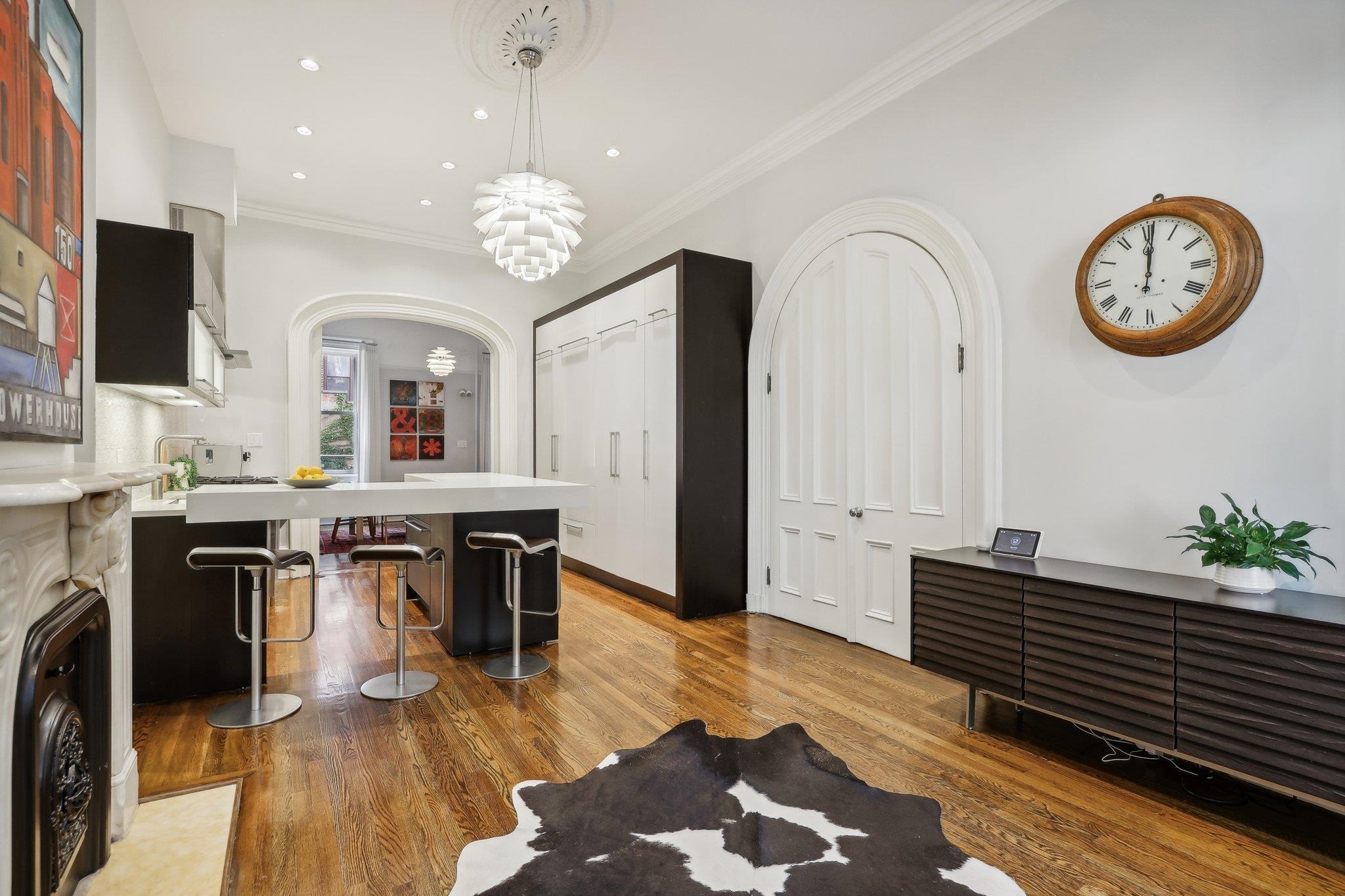 309 VARICK ST