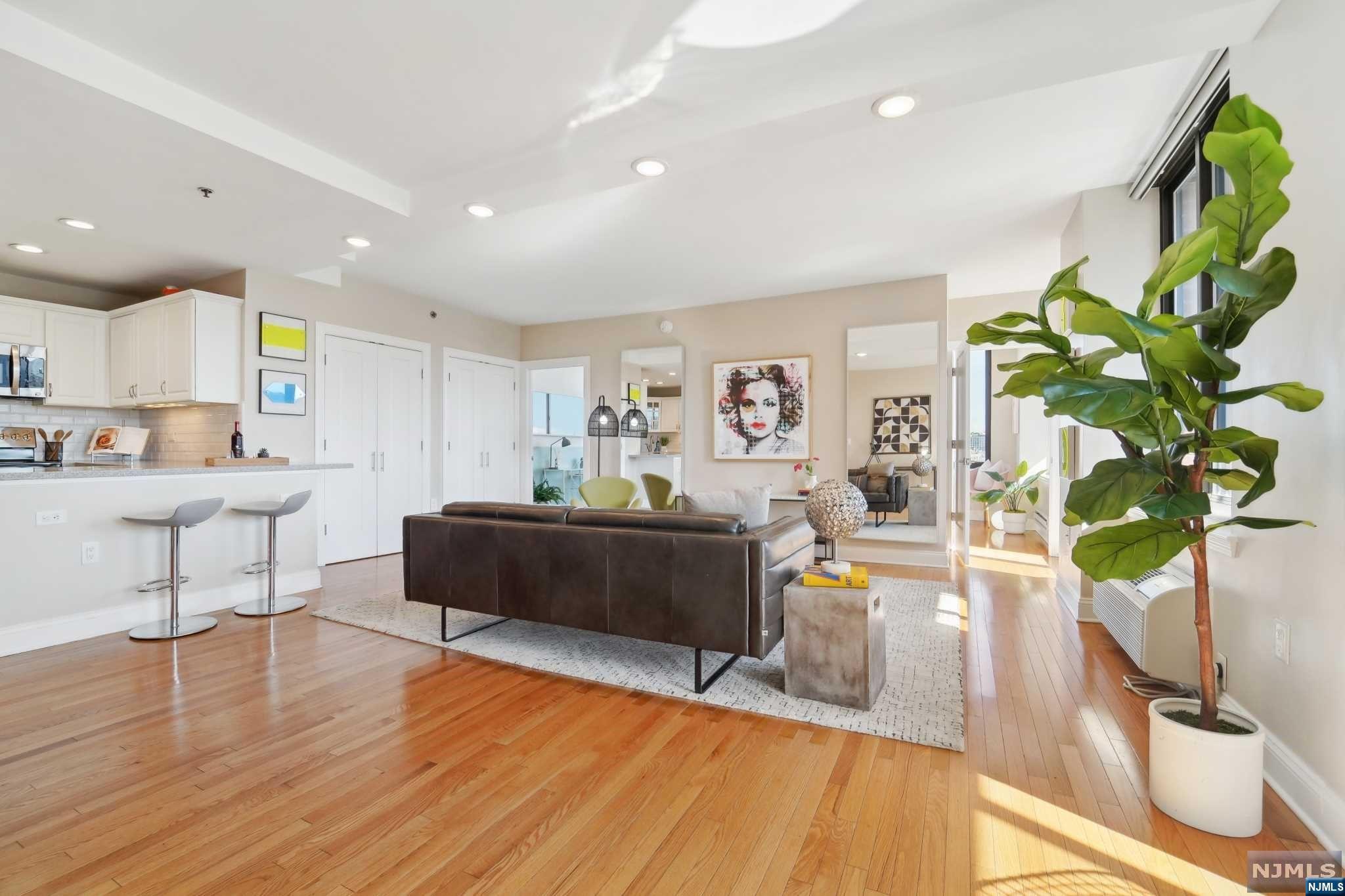 415 Newark Street 7B