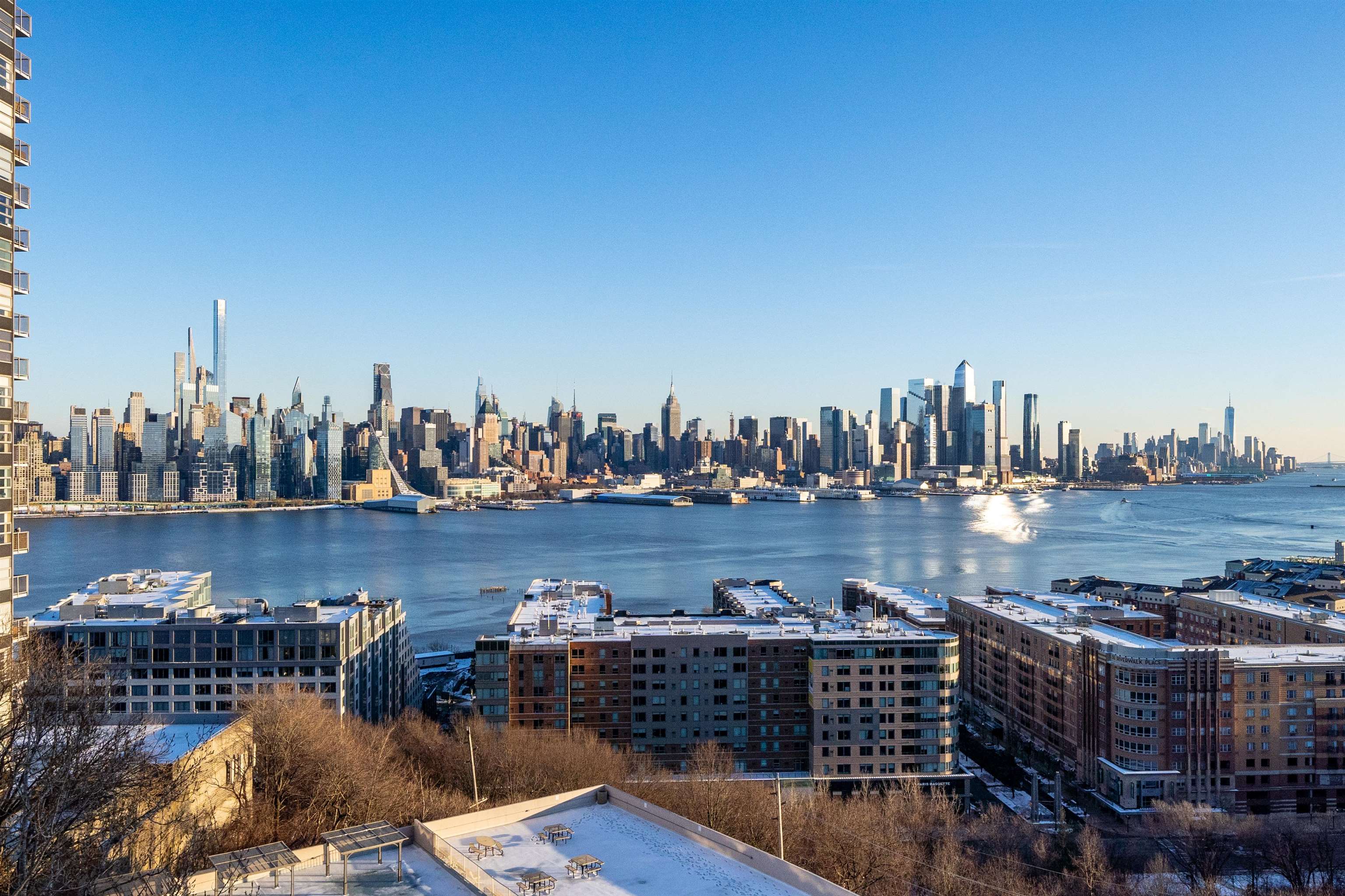 6040 BLVD EAST Unit: 9D