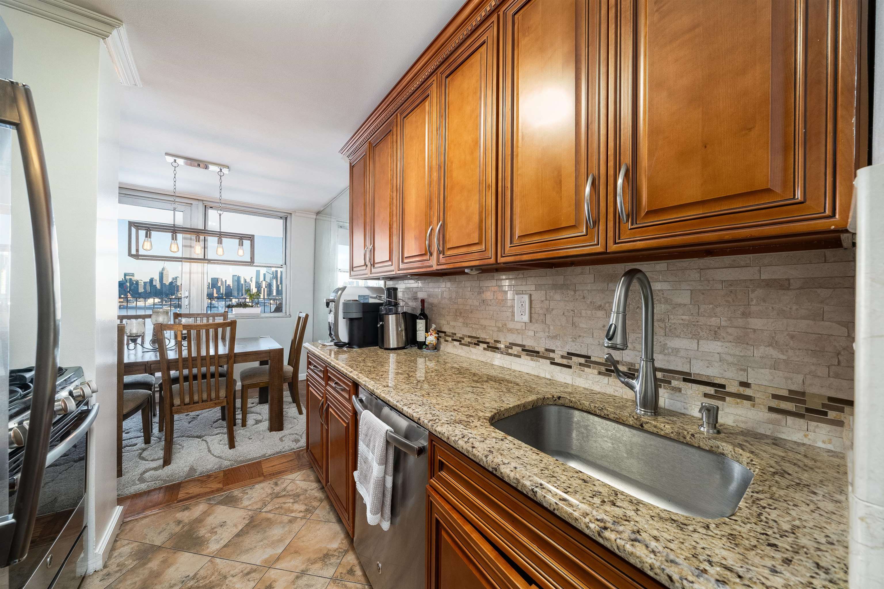6040 BLVD EAST Unit: 9D