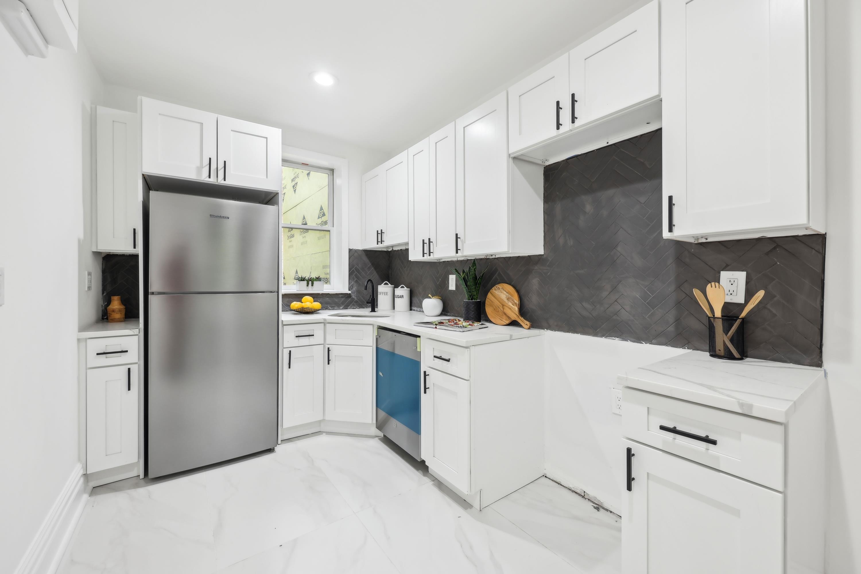 217 WARREN ST Unit: 2