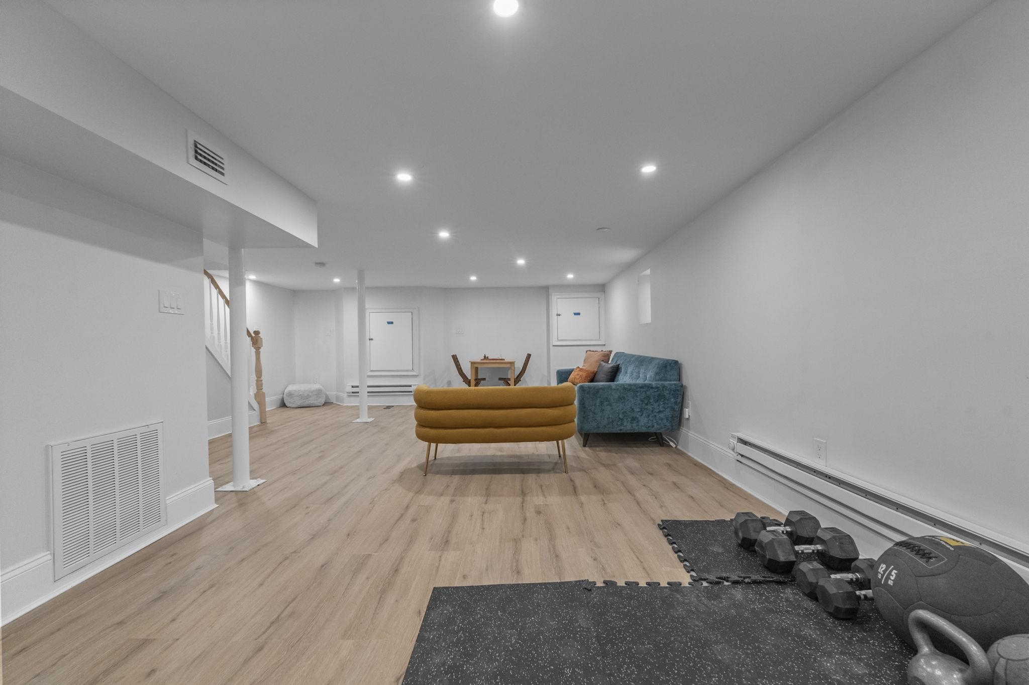 22 BELVIDERE AVE