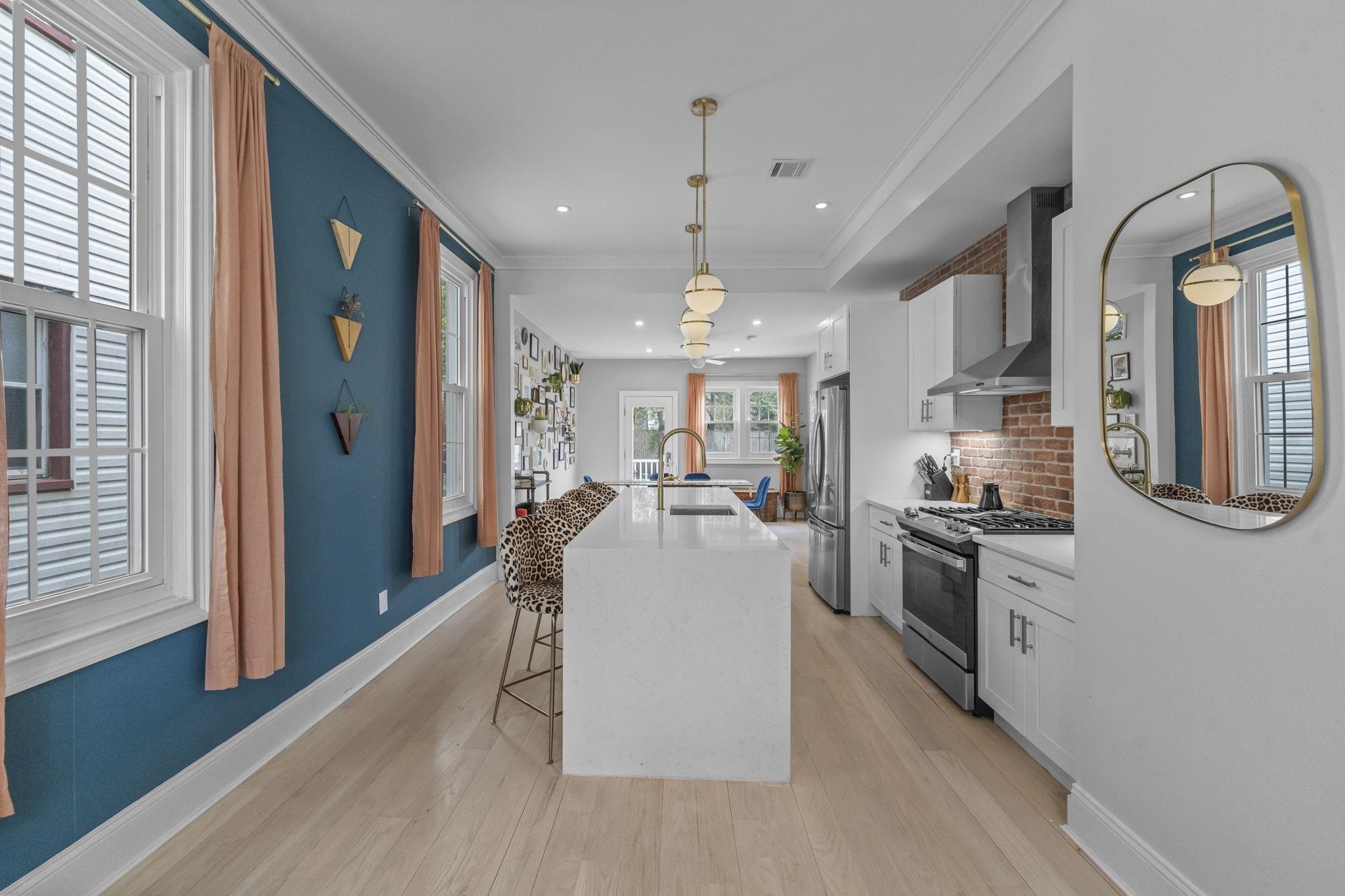 22 BELVIDERE AVE