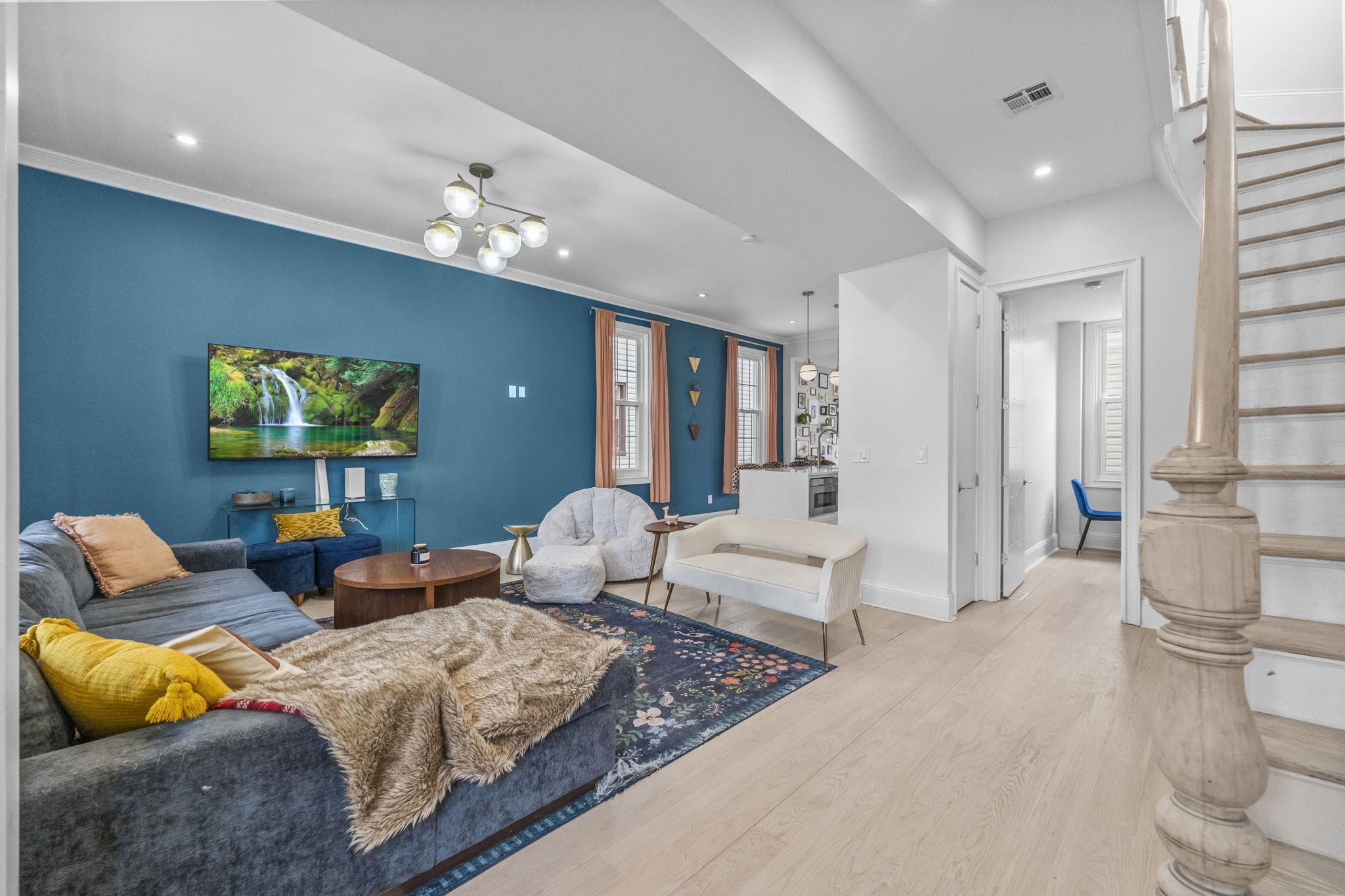 22 BELVIDERE AVE