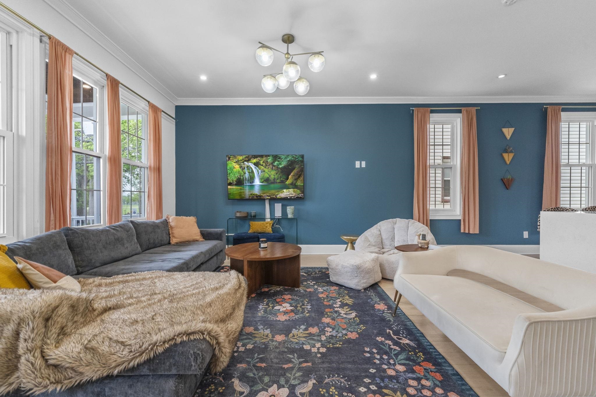 22 BELVIDERE AVE