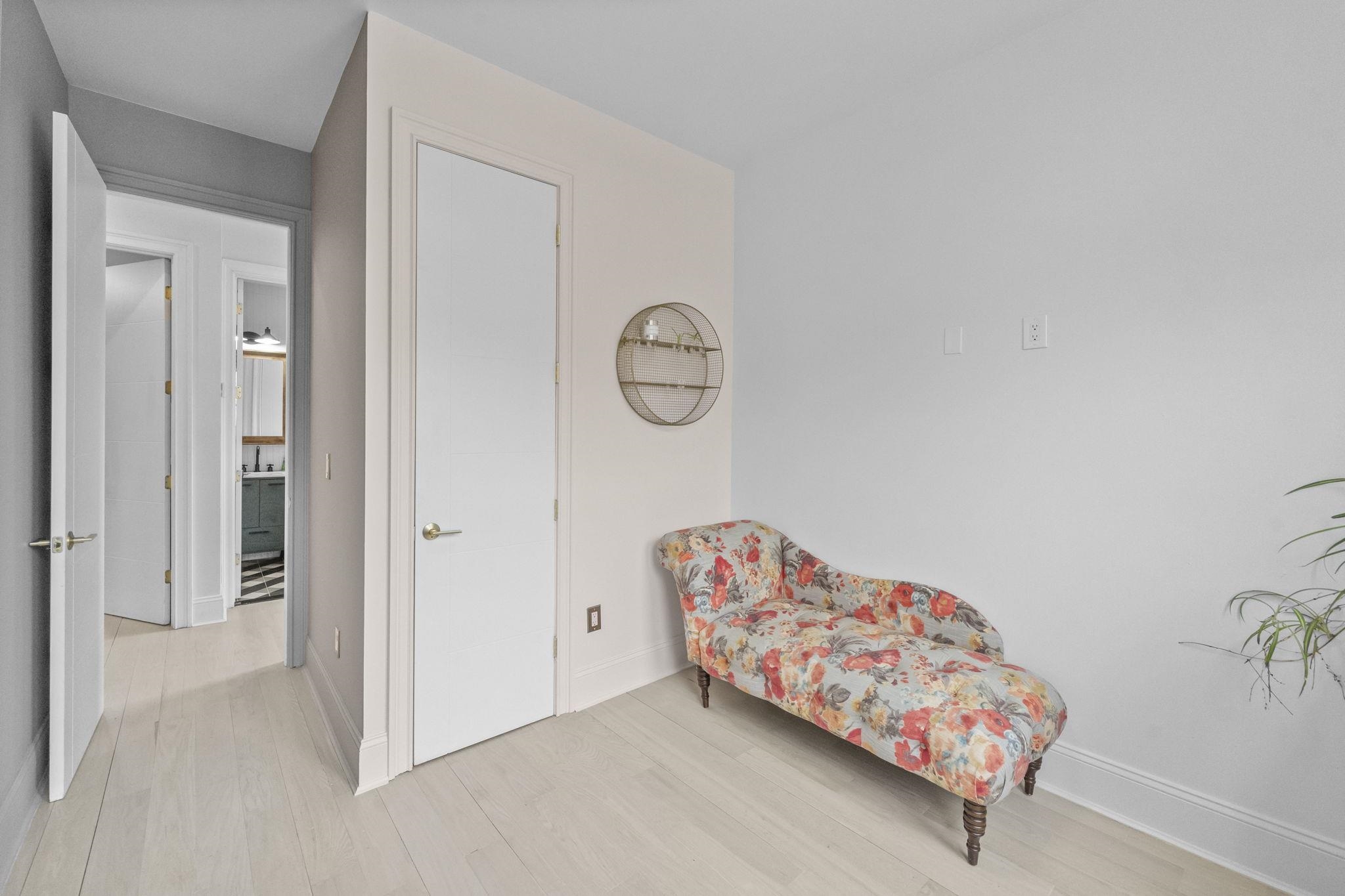 22 BELVIDERE AVE