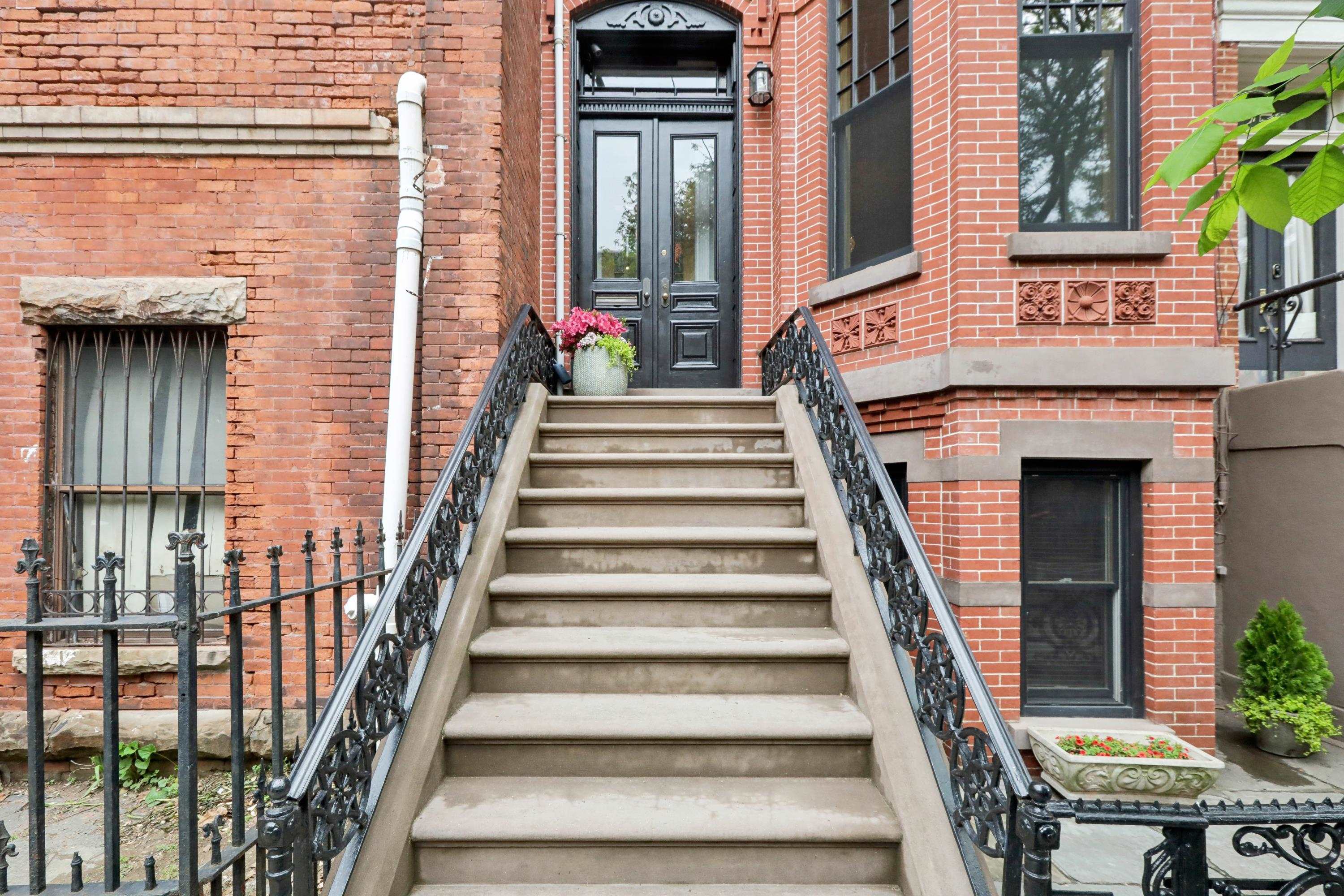 254 4TH ST
