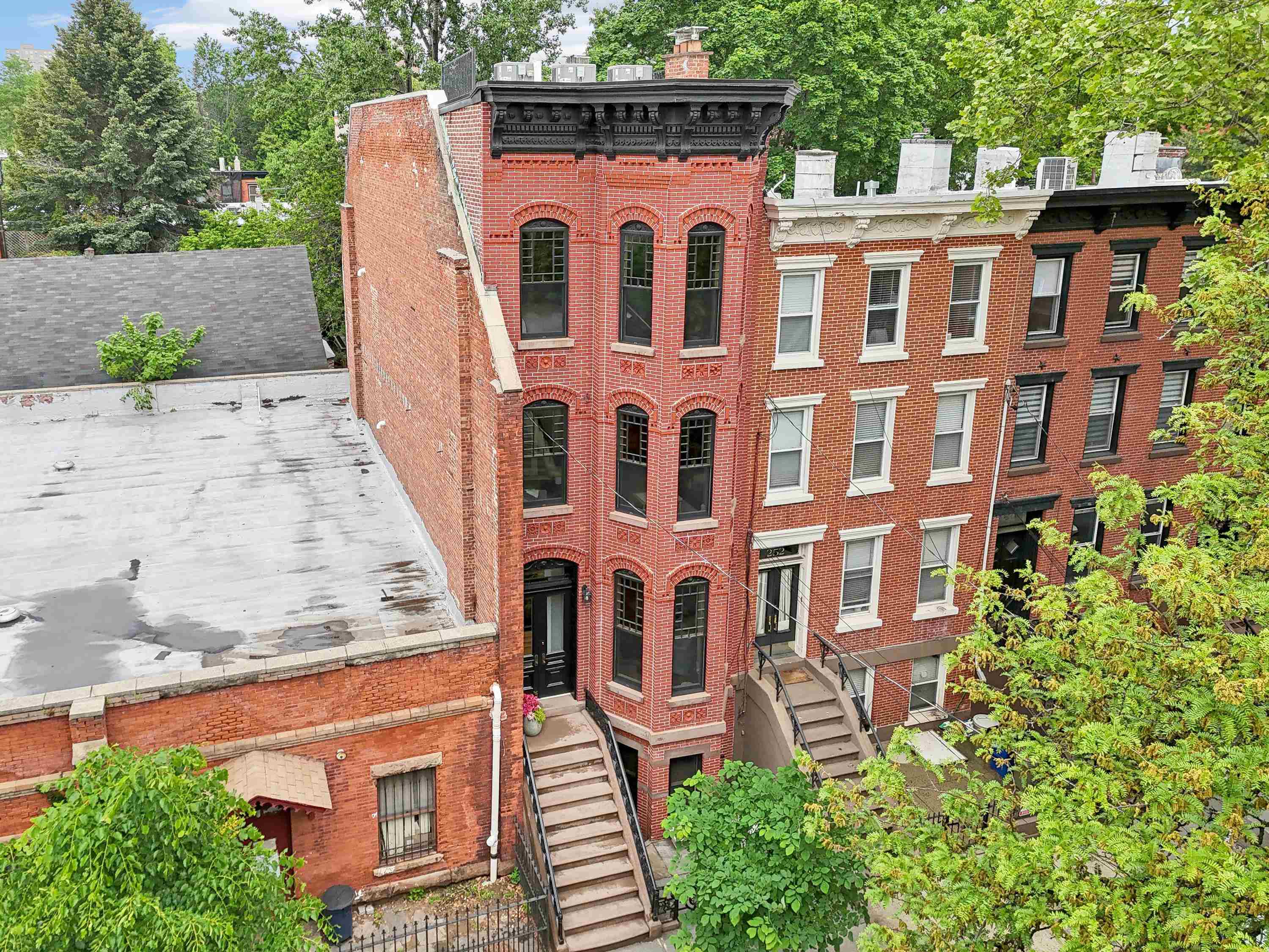 254 4TH ST