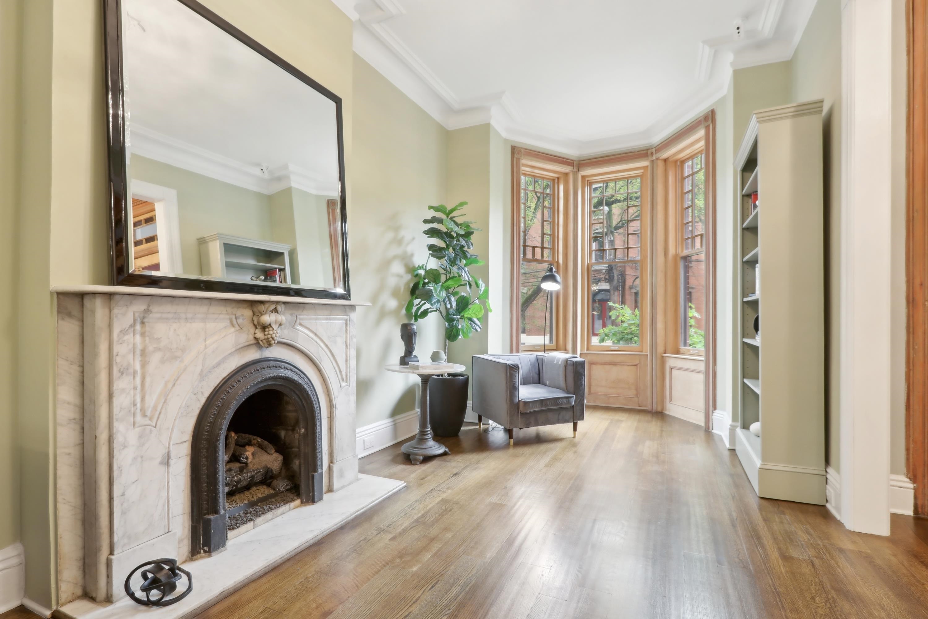 254 4TH ST