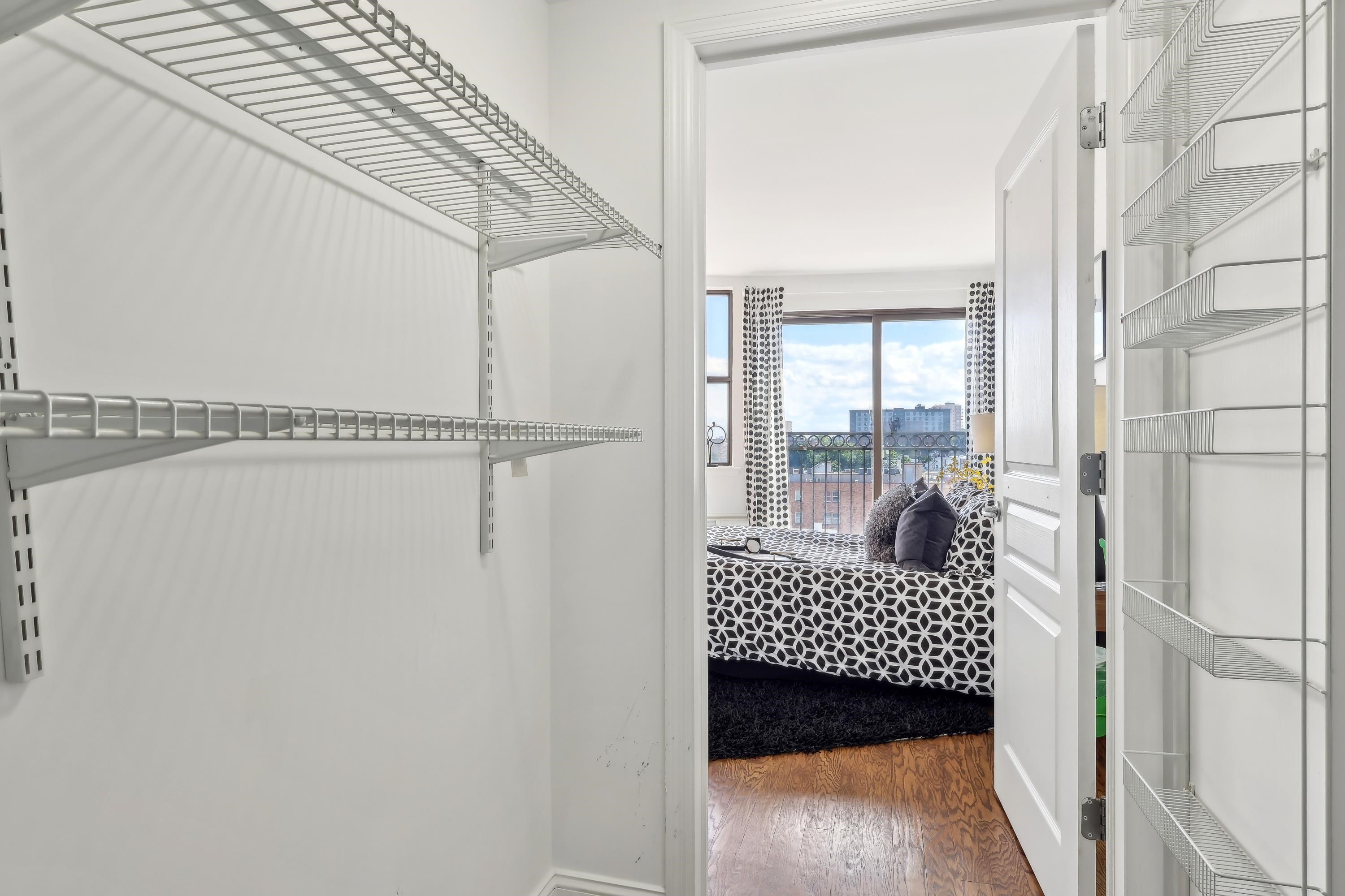 4301 PARK AVE Unit: 8B