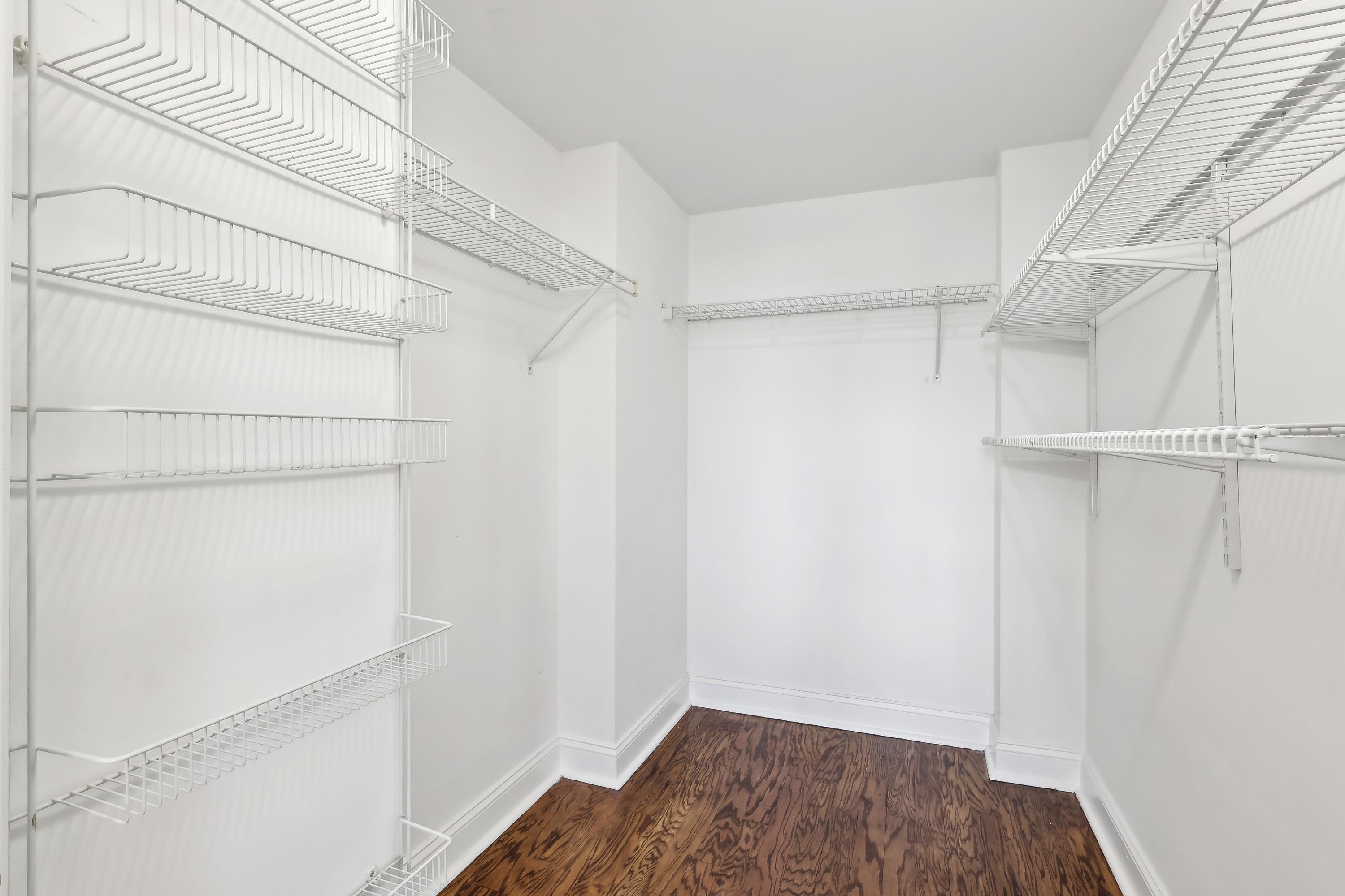 4301 PARK AVE Unit: 8B