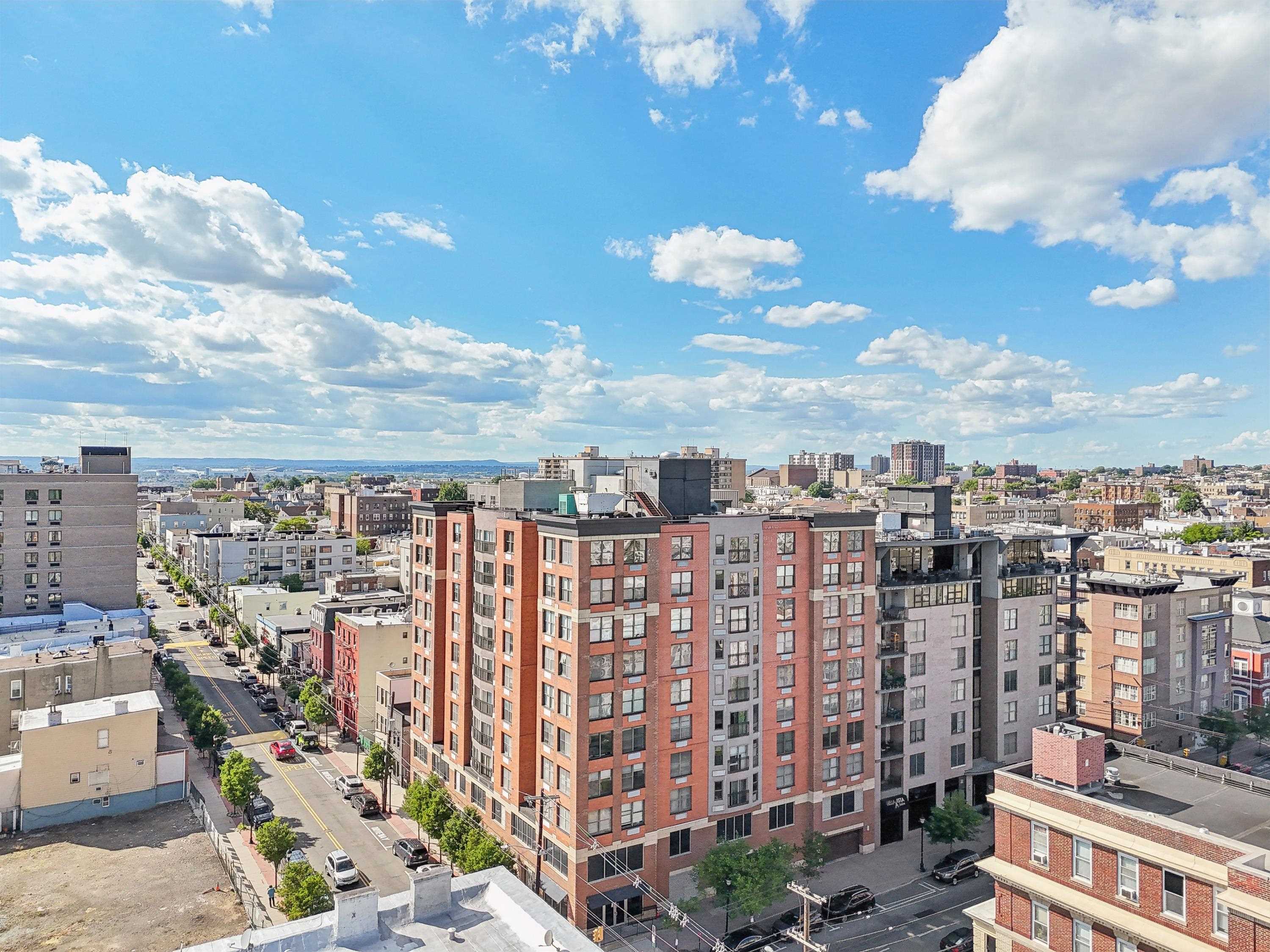 4301 PARK AVE Unit: 8B