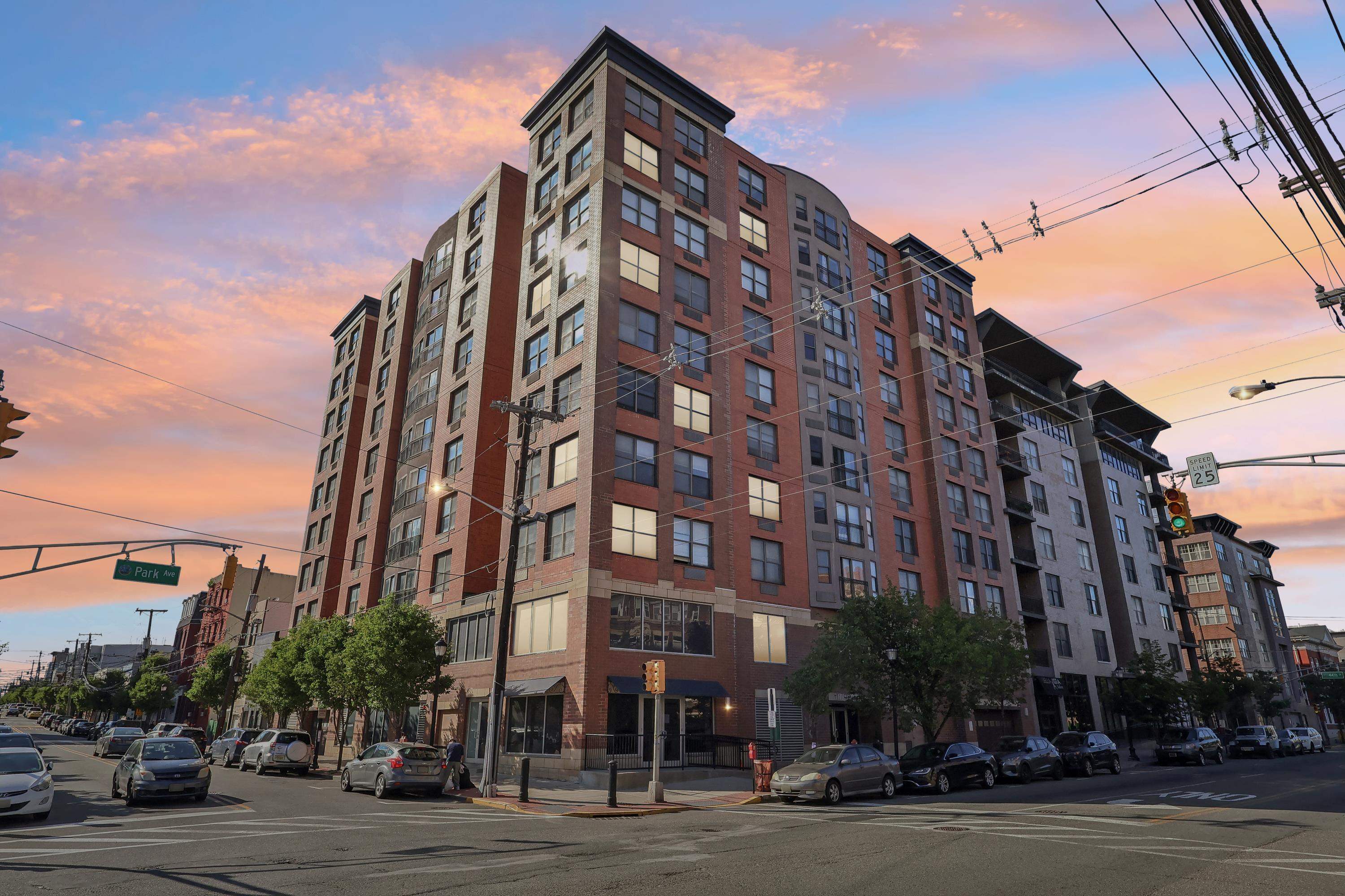 4301 PARK AVE Unit: 8B