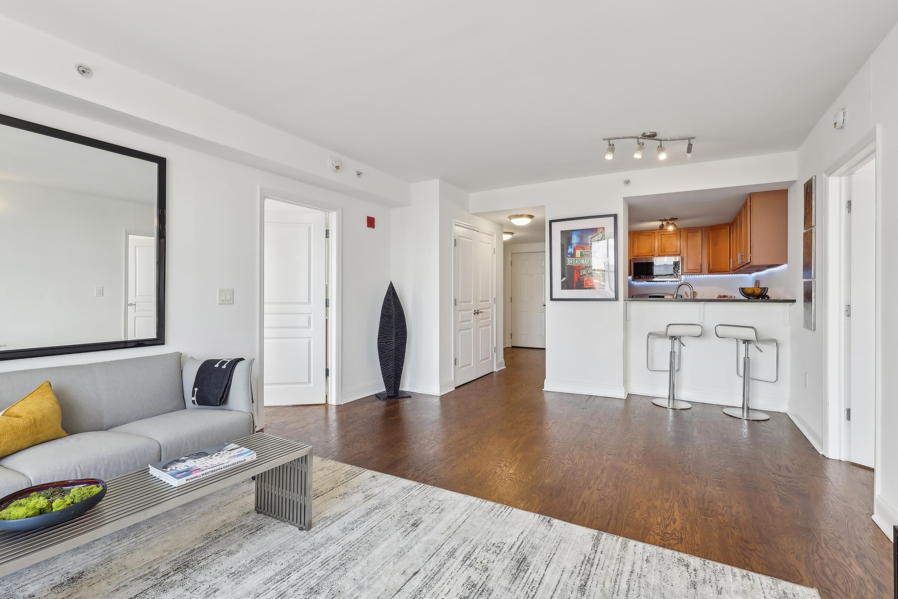 4301 PARK AVE Unit: 8B