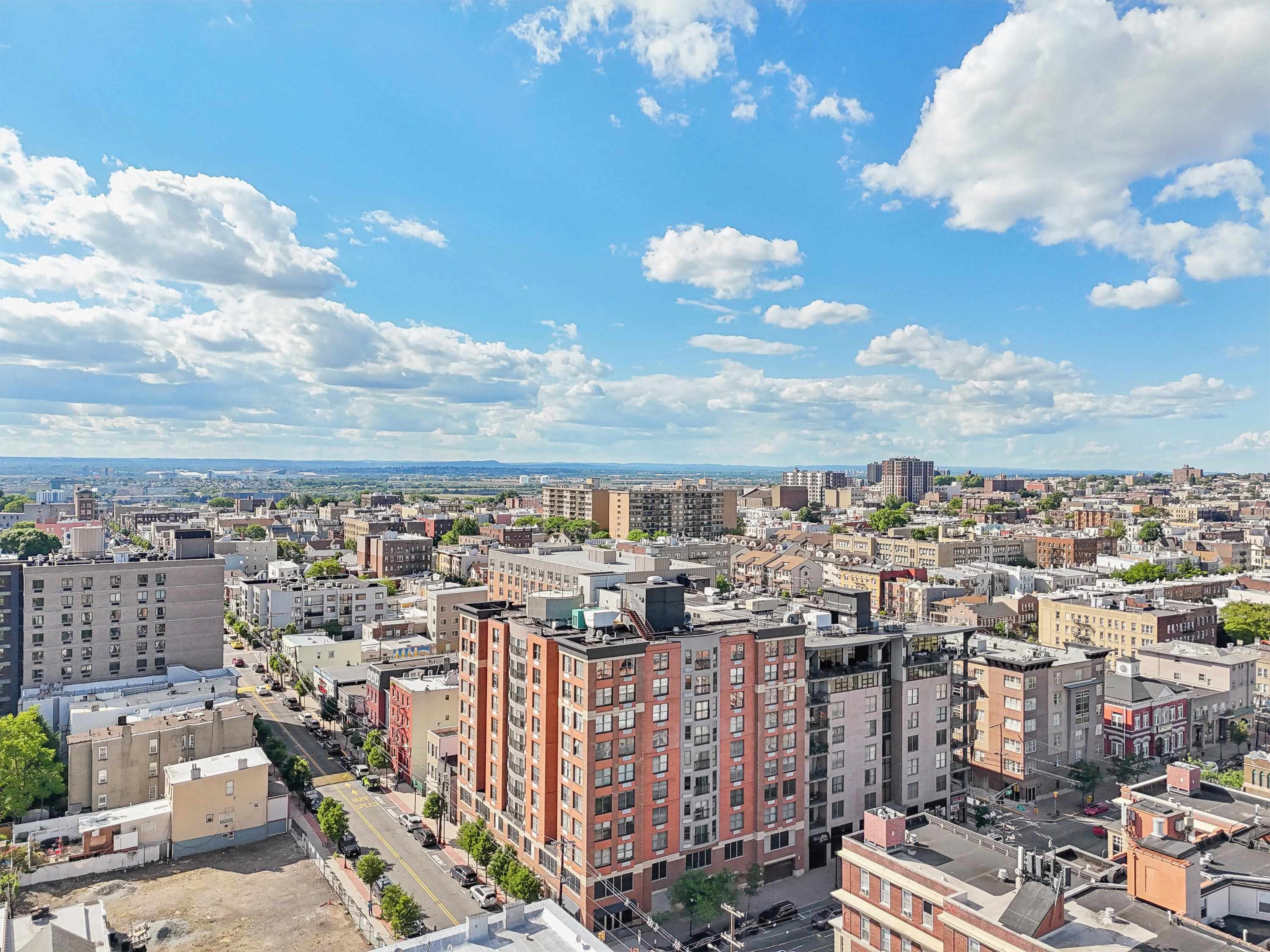 4301 PARK AVE Unit: 8B