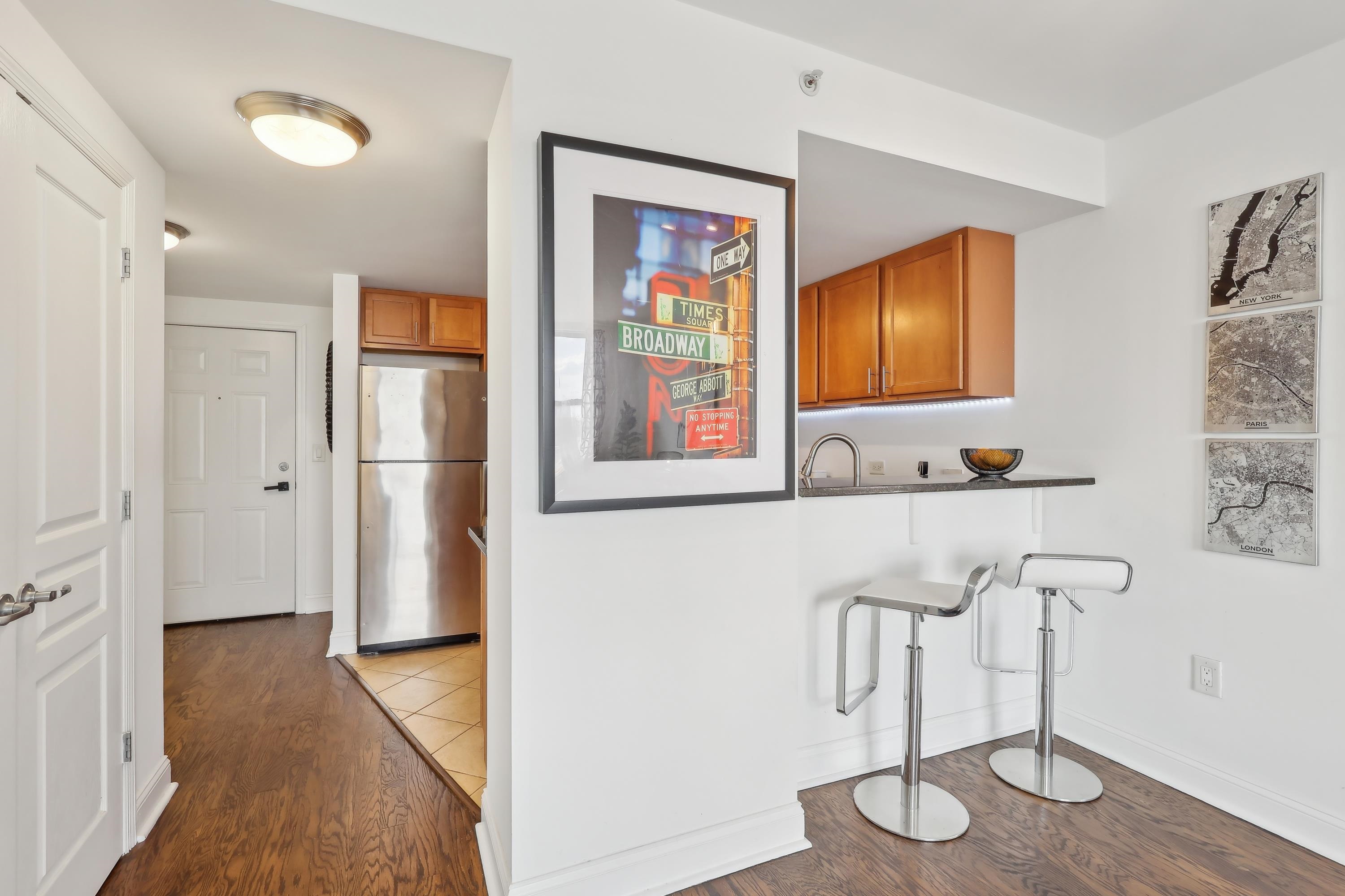 4301 PARK AVE Unit: 8B