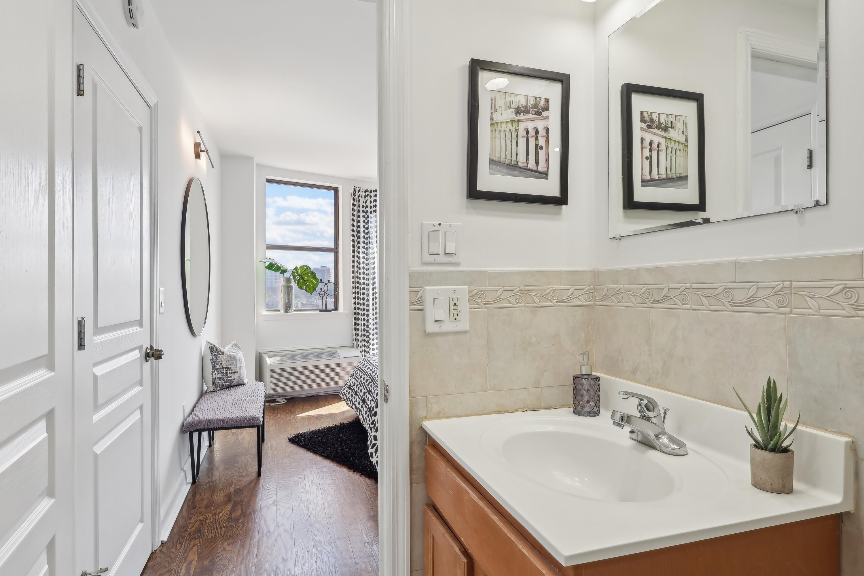 4301 PARK AVE Unit: 8B