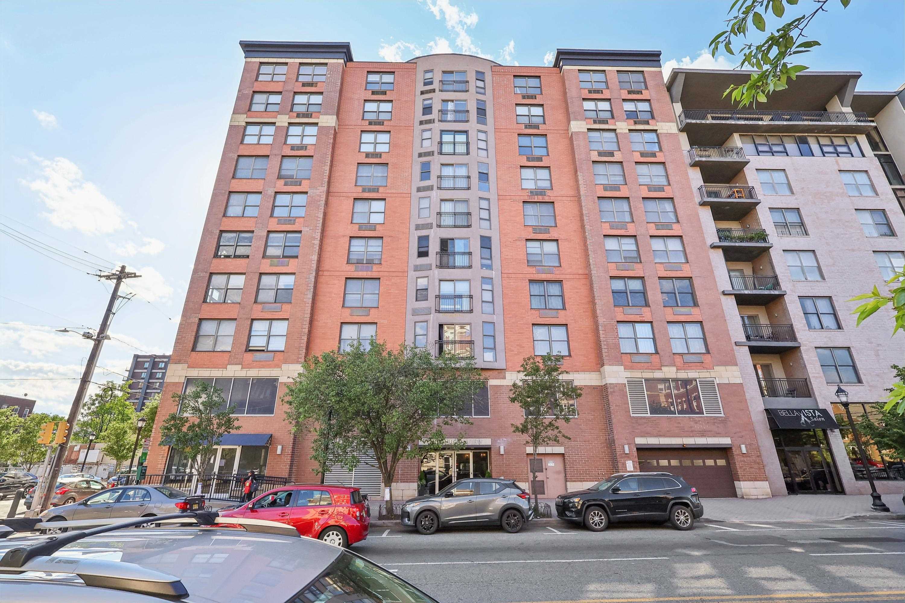 4301 PARK AVE Unit: 8B