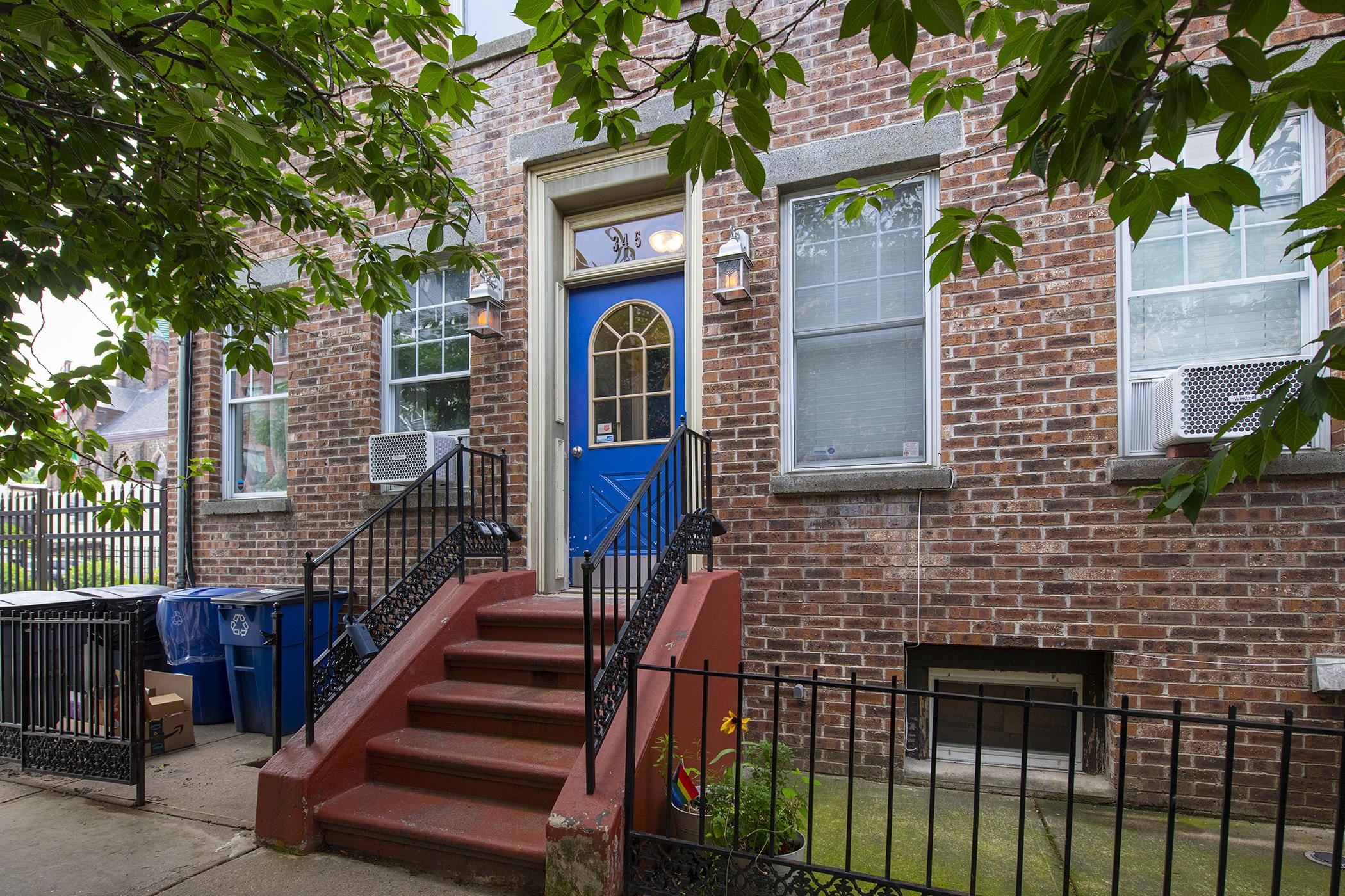 345 7TH ST Unit: 2R