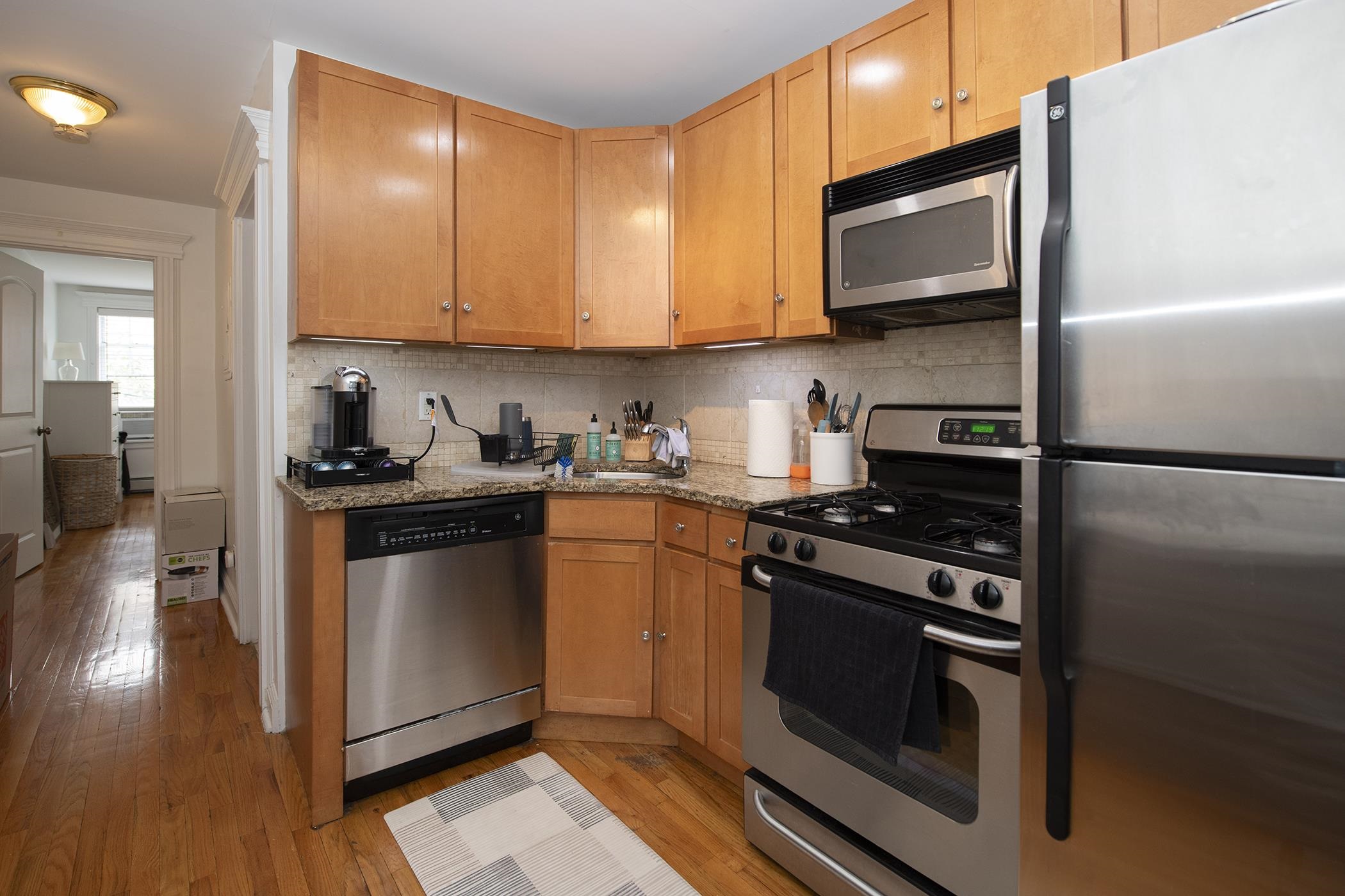 345 7TH ST Unit: 2R