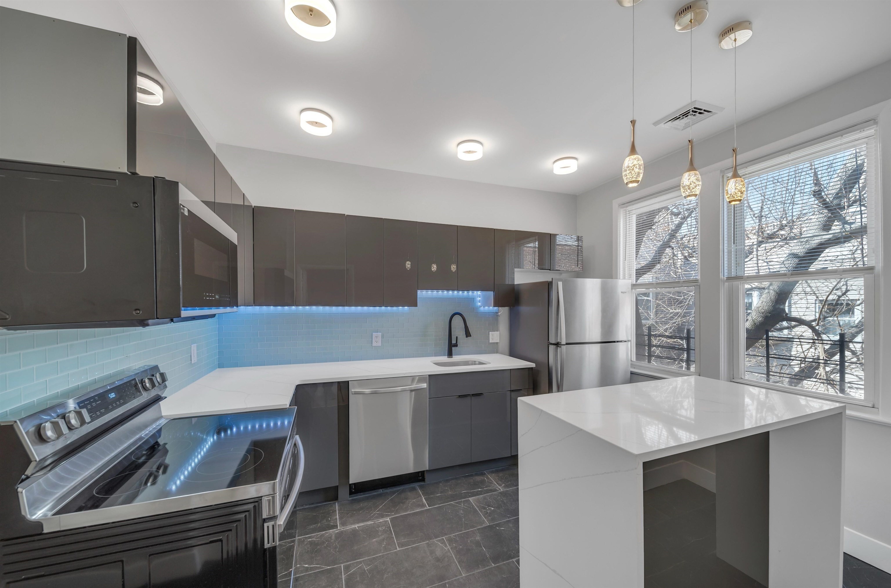 5407 BLVD EAST Unit: 3