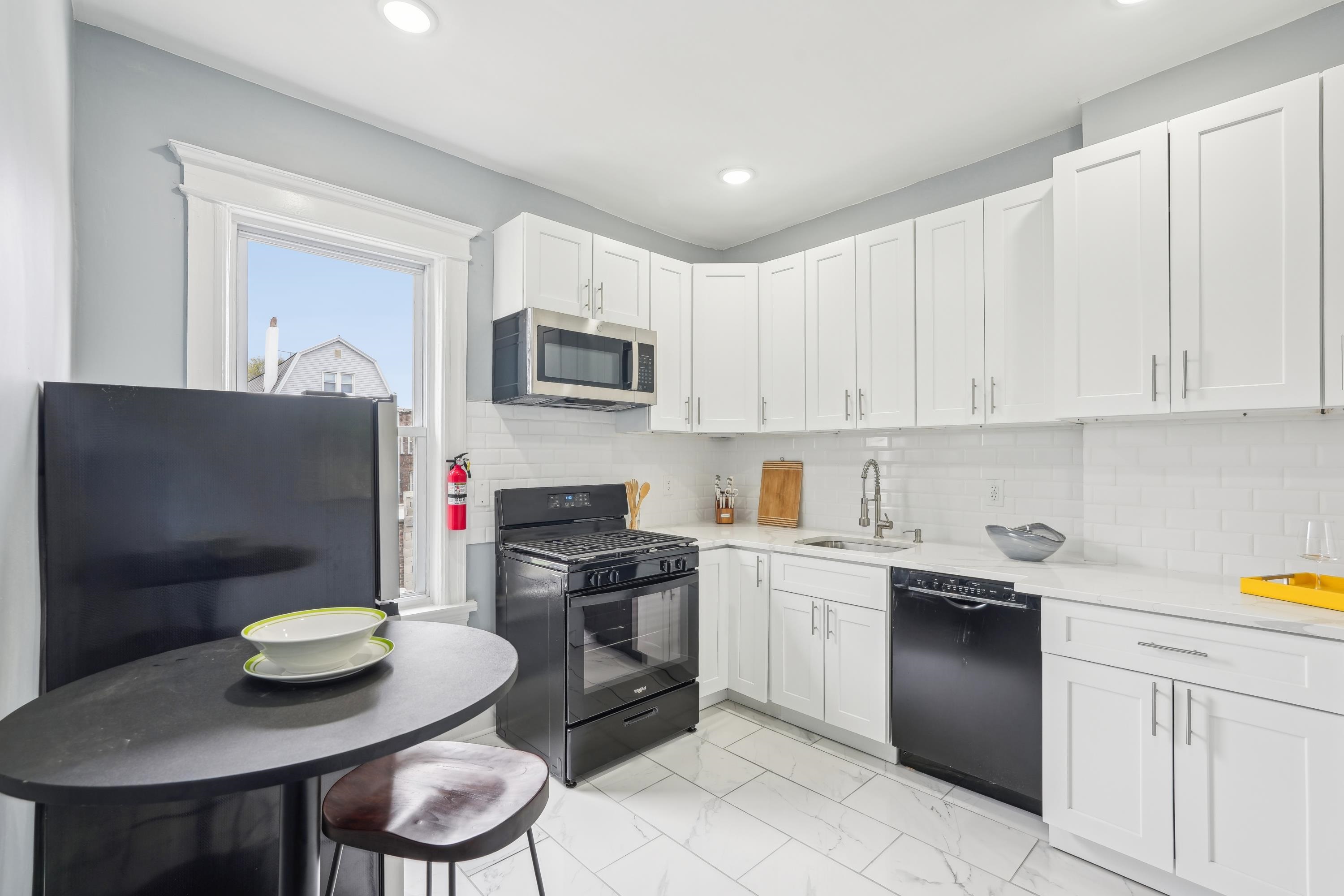 214 WEGMAN PARKWAY Unit: 2
