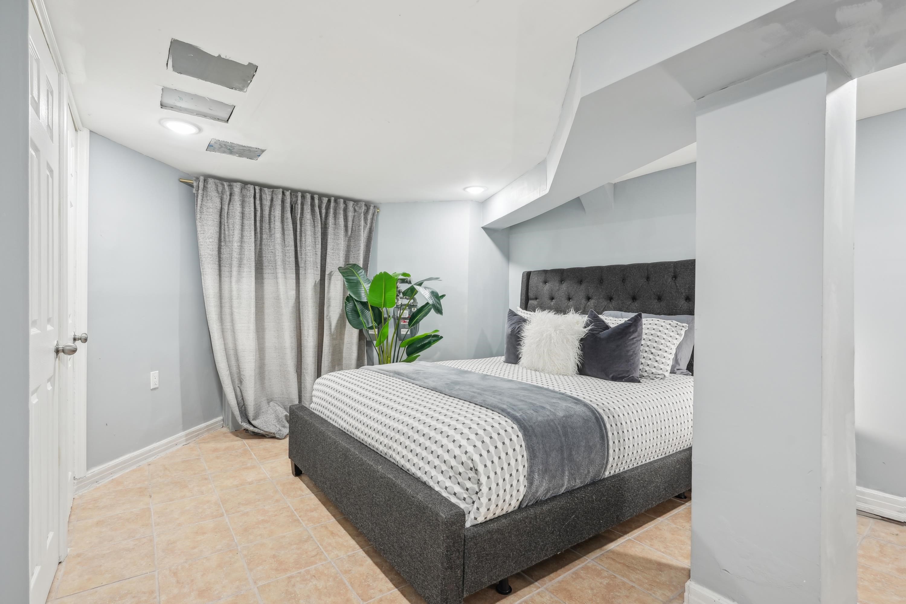214 WEGMAN PARKWAY Unit: 1