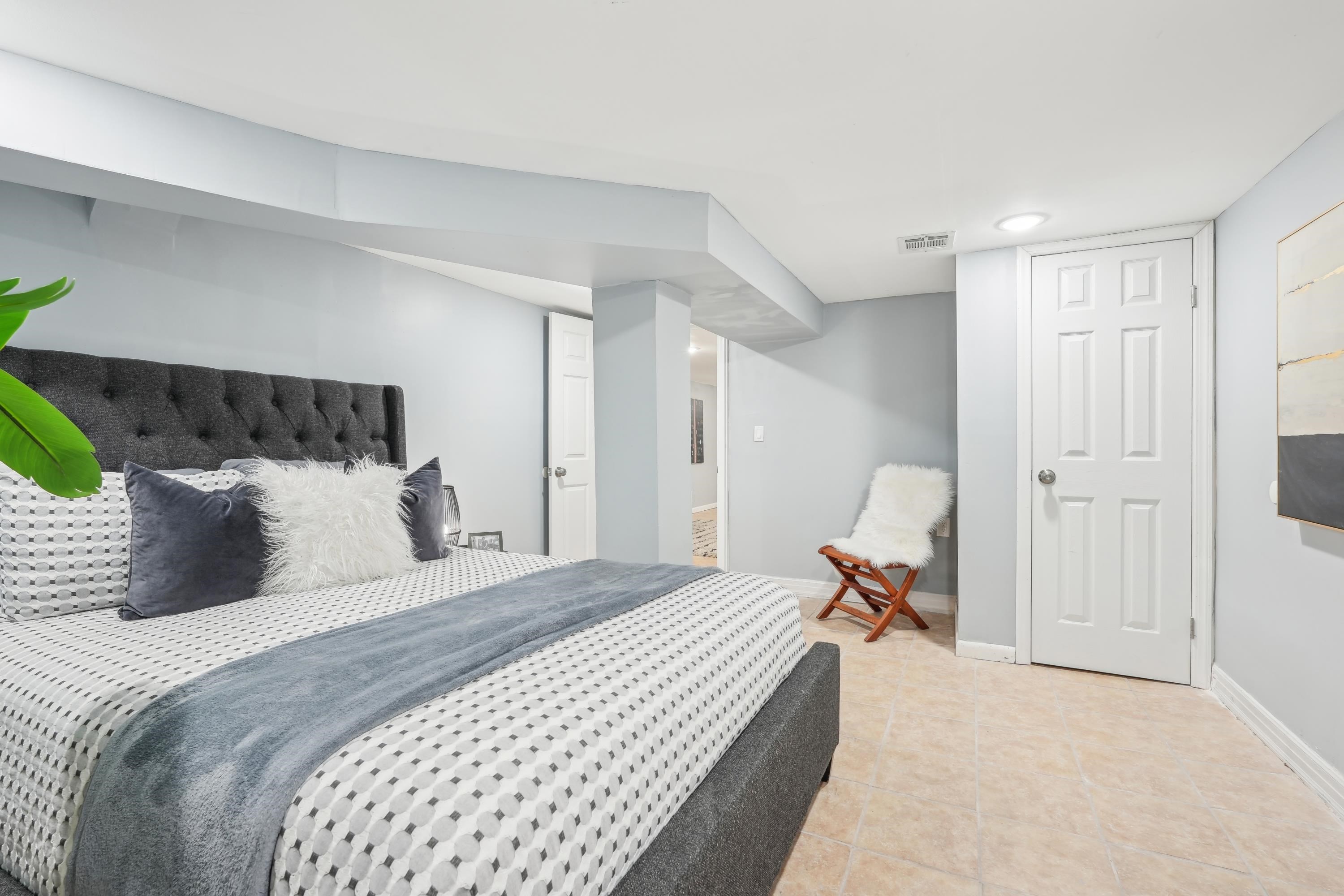 214 WEGMAN PARKWAY Unit: 1