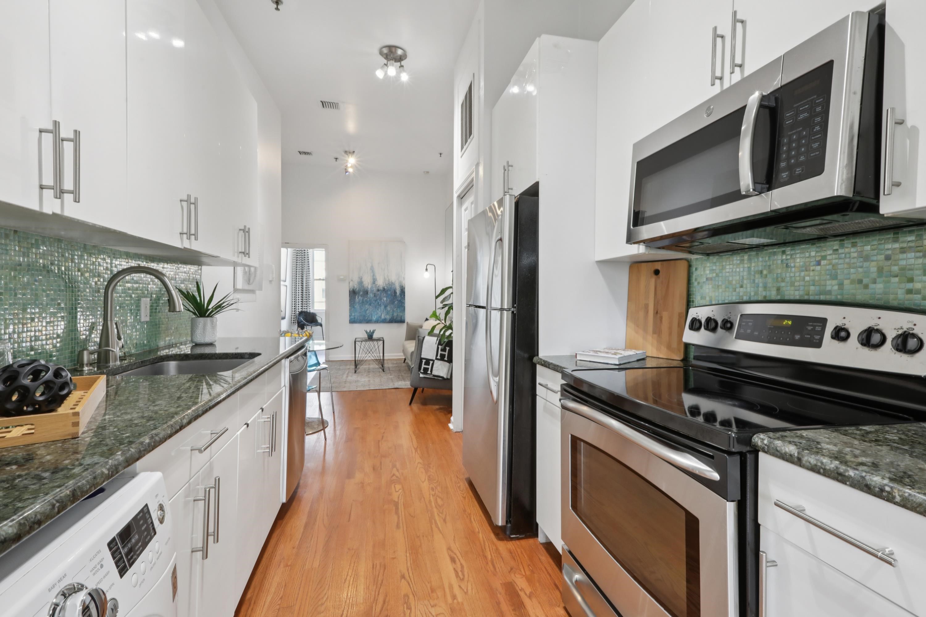 420 MONROE ST Unit: 4L