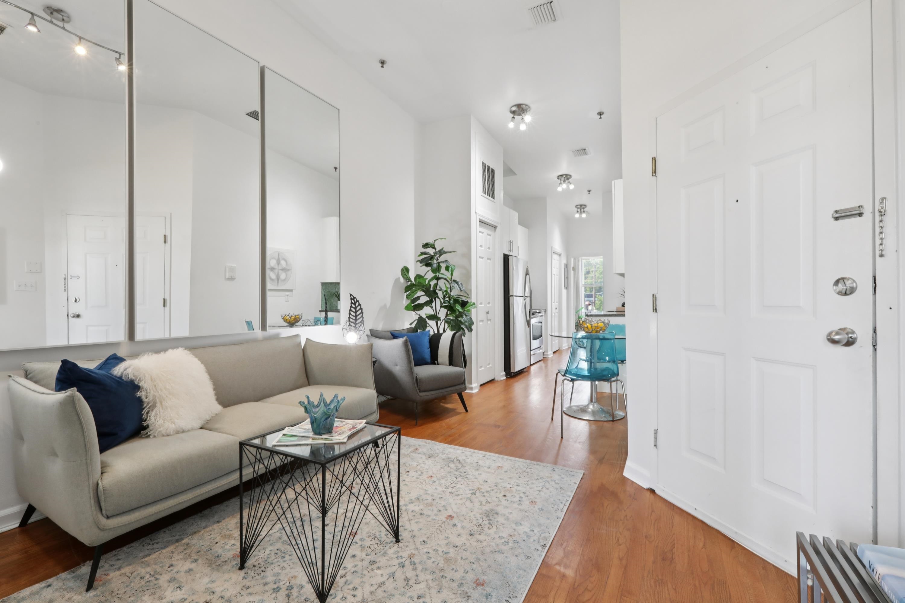 420 MONROE ST Unit: 4L
