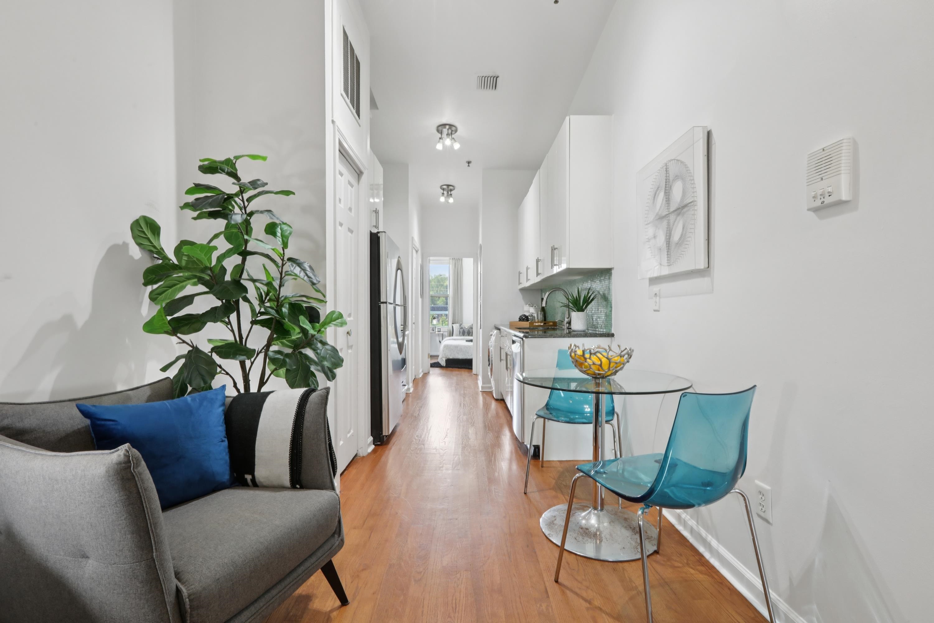 420 MONROE ST Unit: 4L