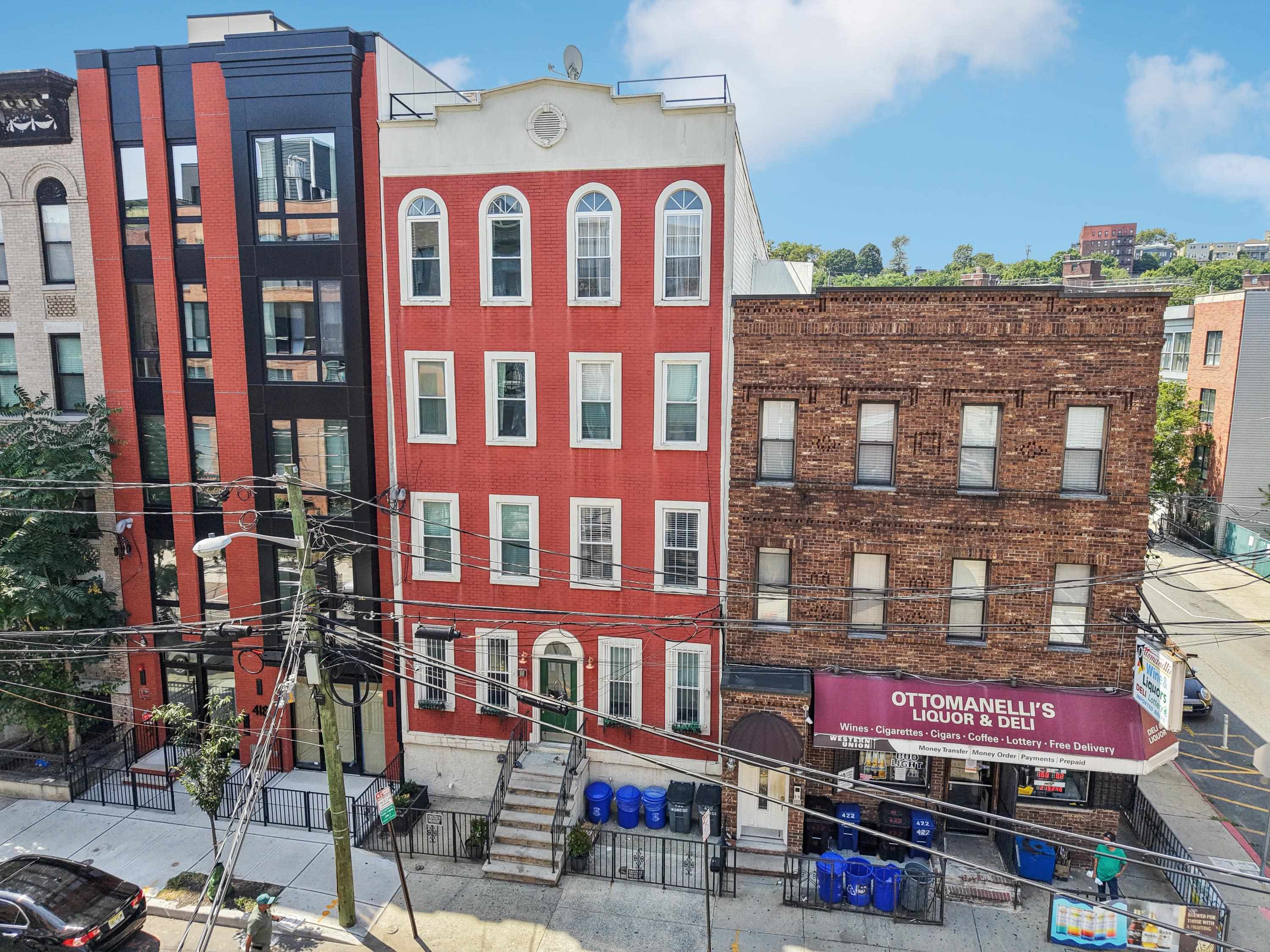 420 MONROE ST Unit: 4L