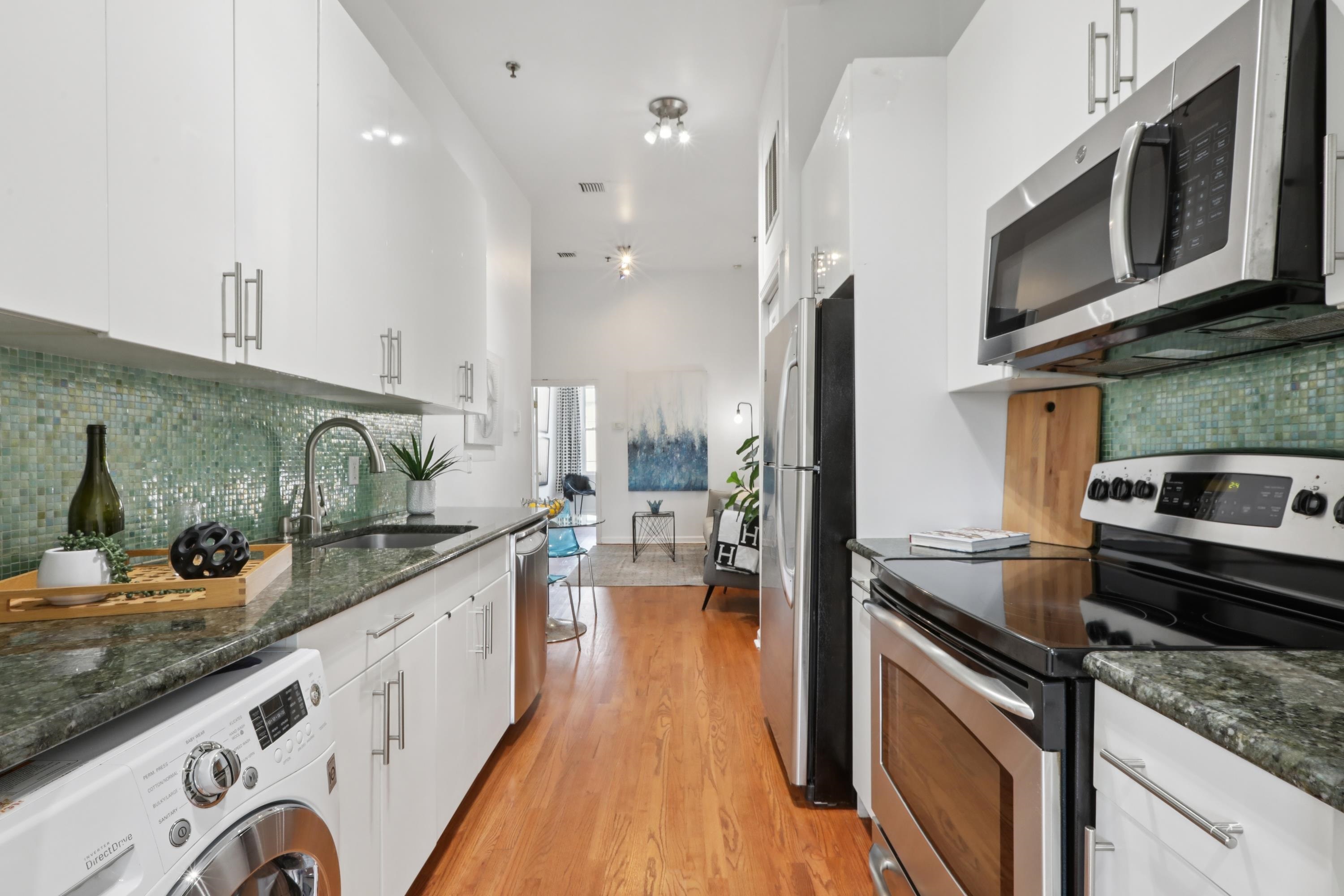 420 MONROE ST Unit: 4L