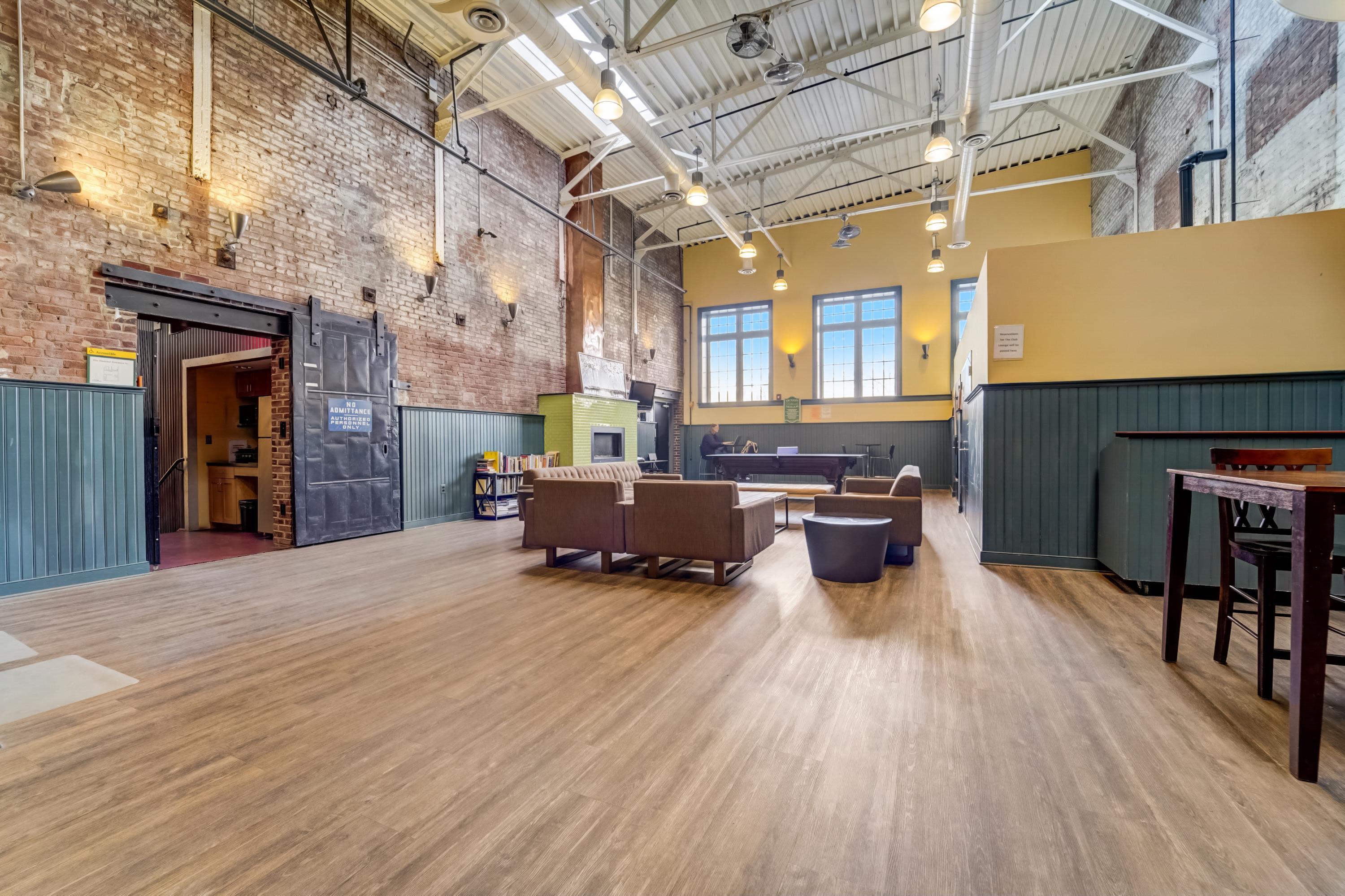 186 WAYNE ST Unit: 106D