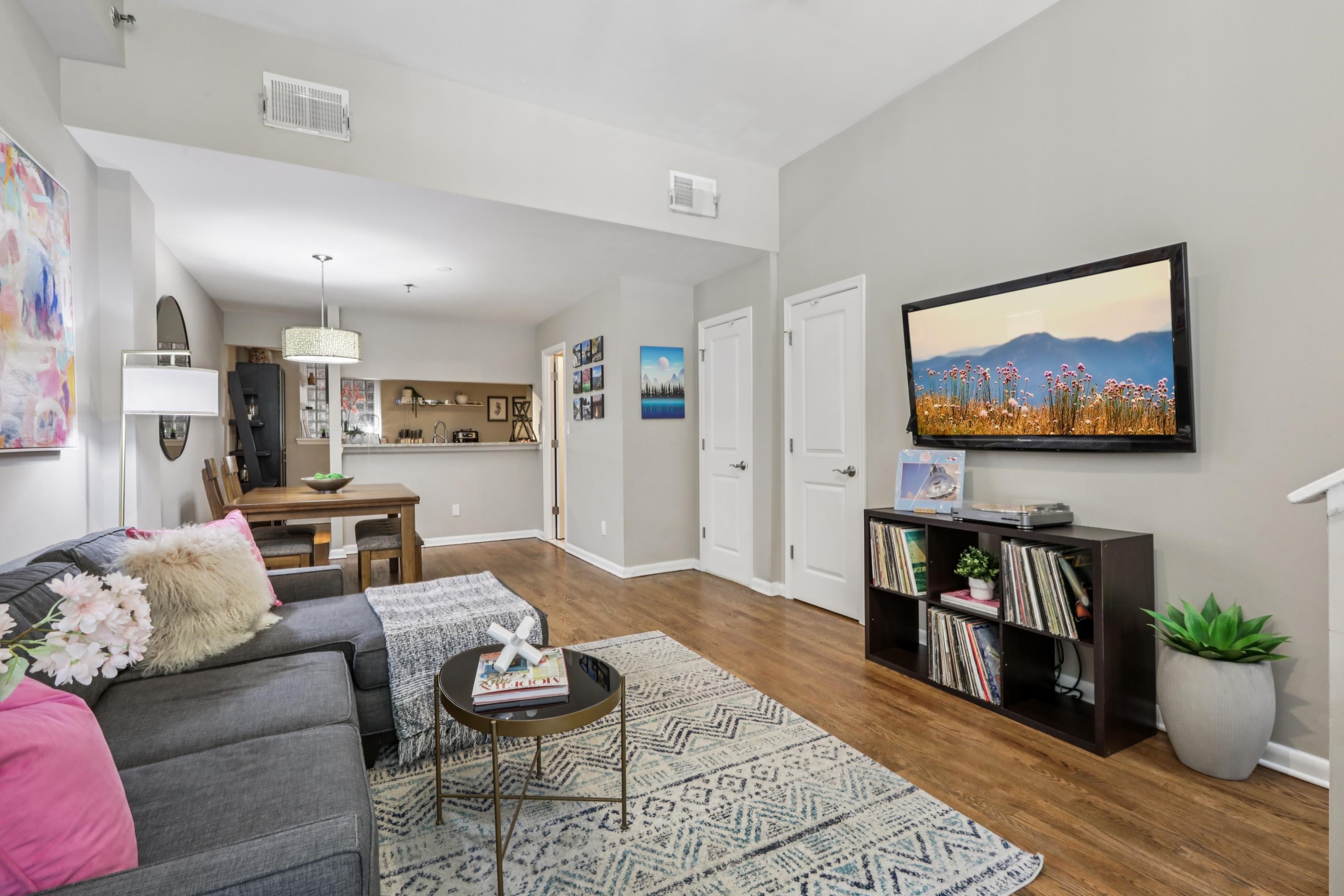 186 WAYNE ST Unit: 106D