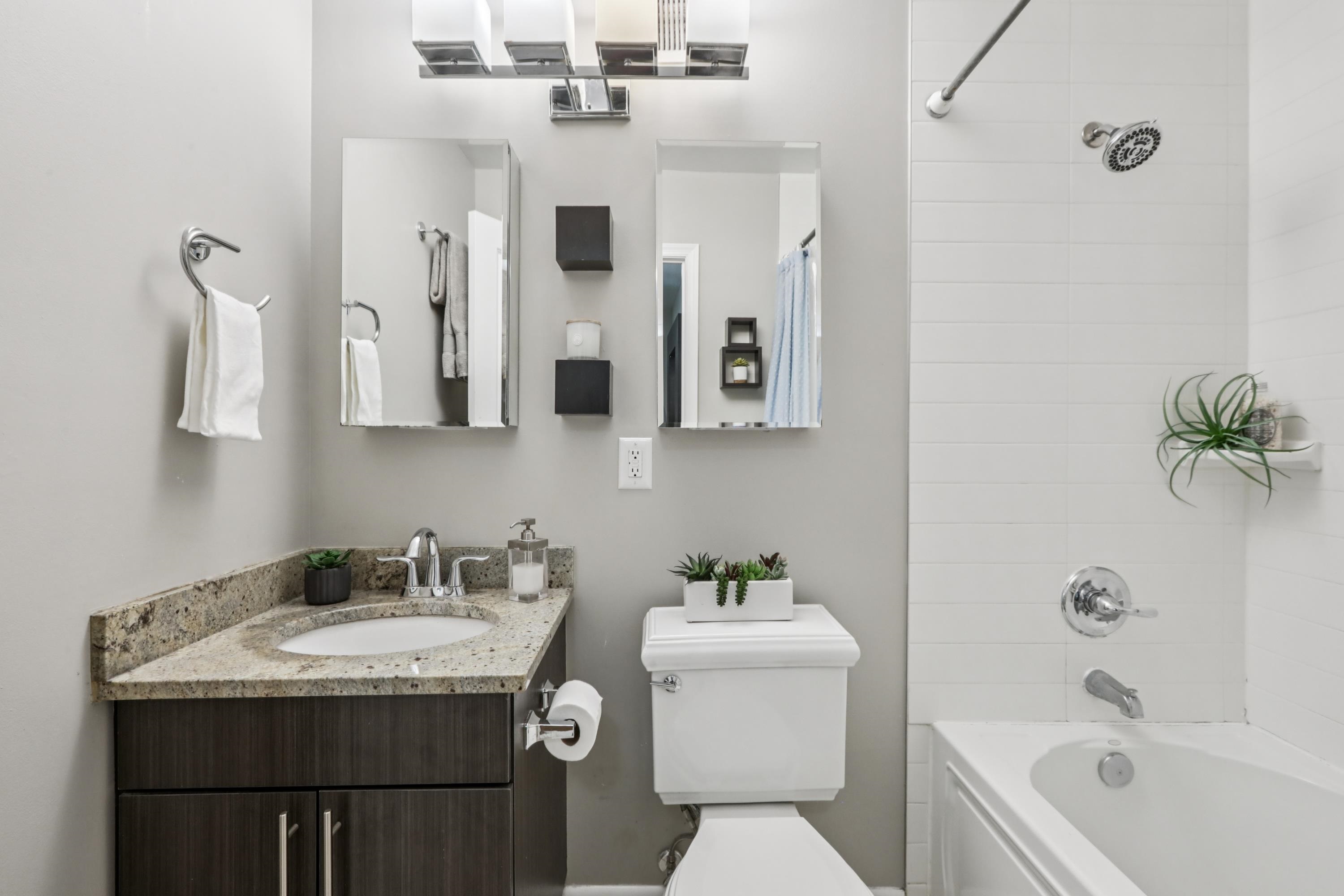 186 WAYNE ST Unit: 106D
