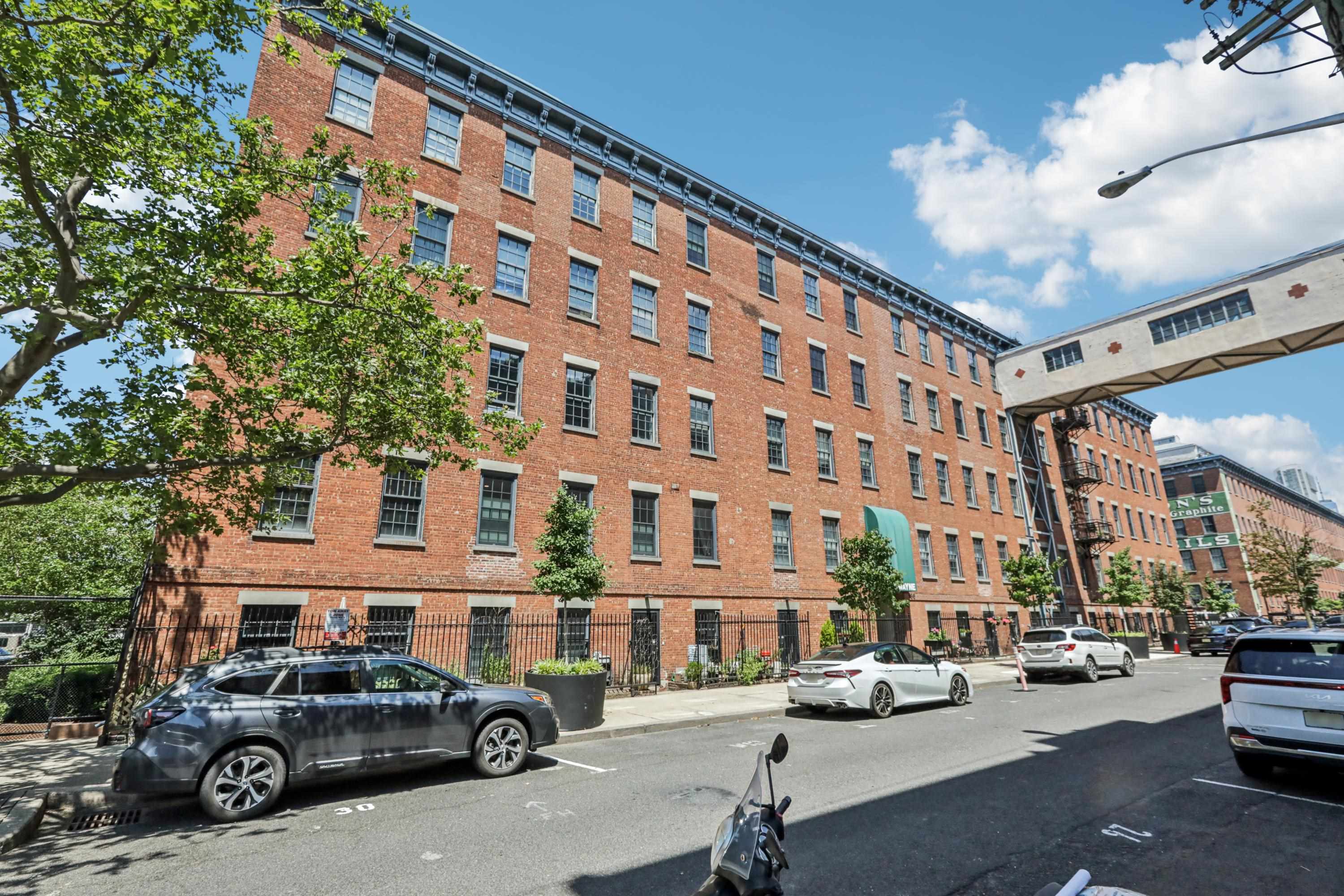 186 WAYNE ST Unit: 106D