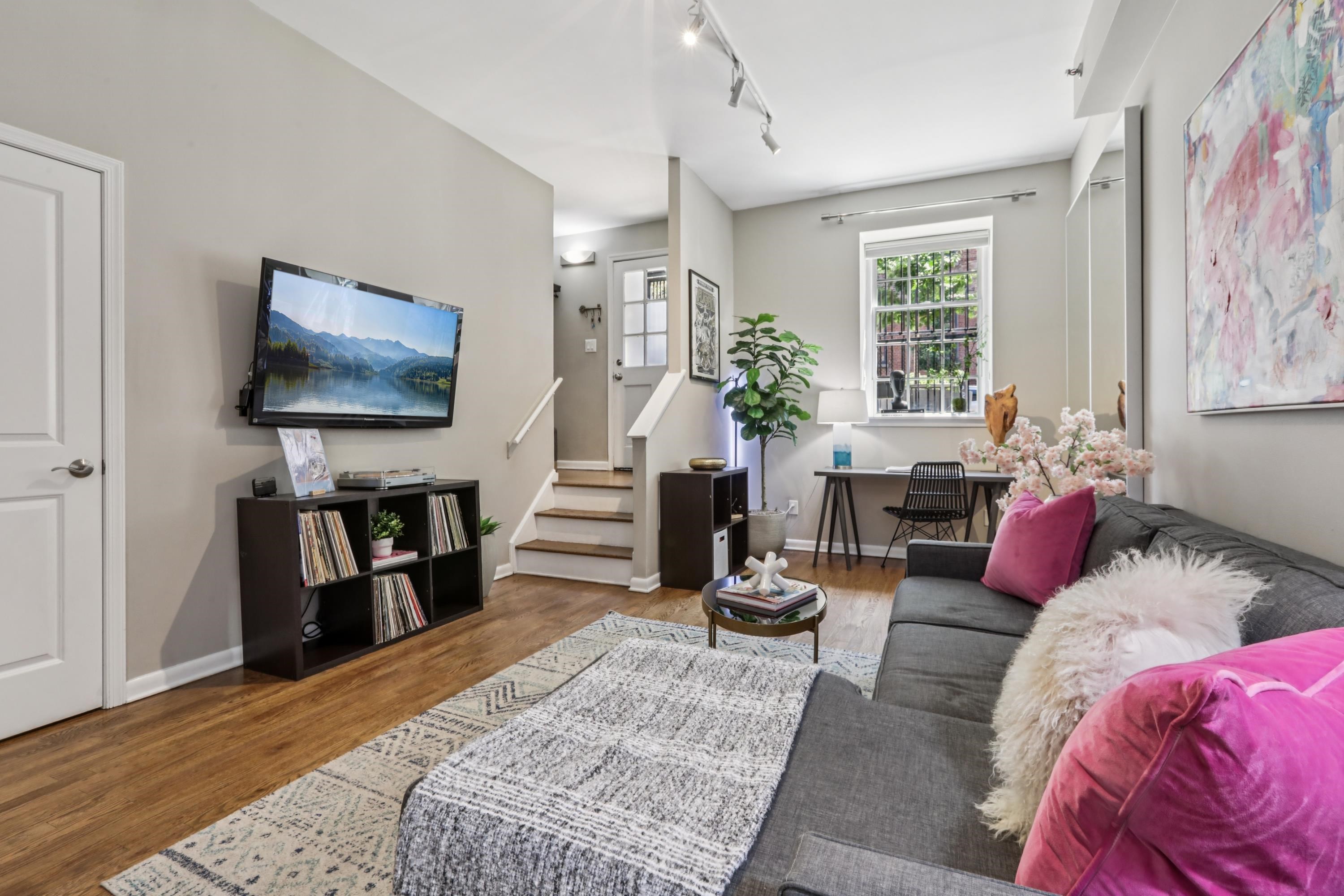 186 WAYNE ST Unit: 106D