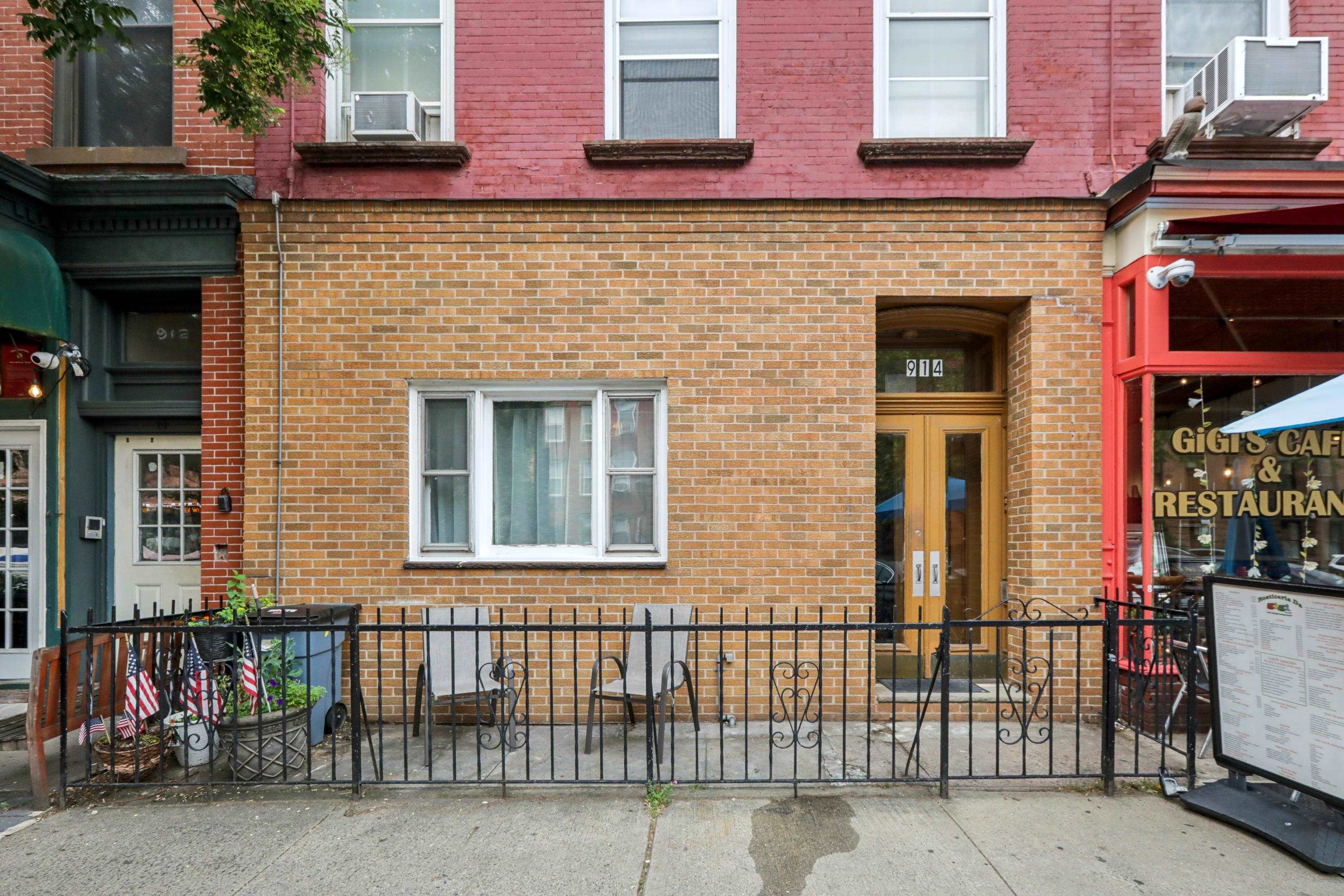 914 WASHINGTON ST
