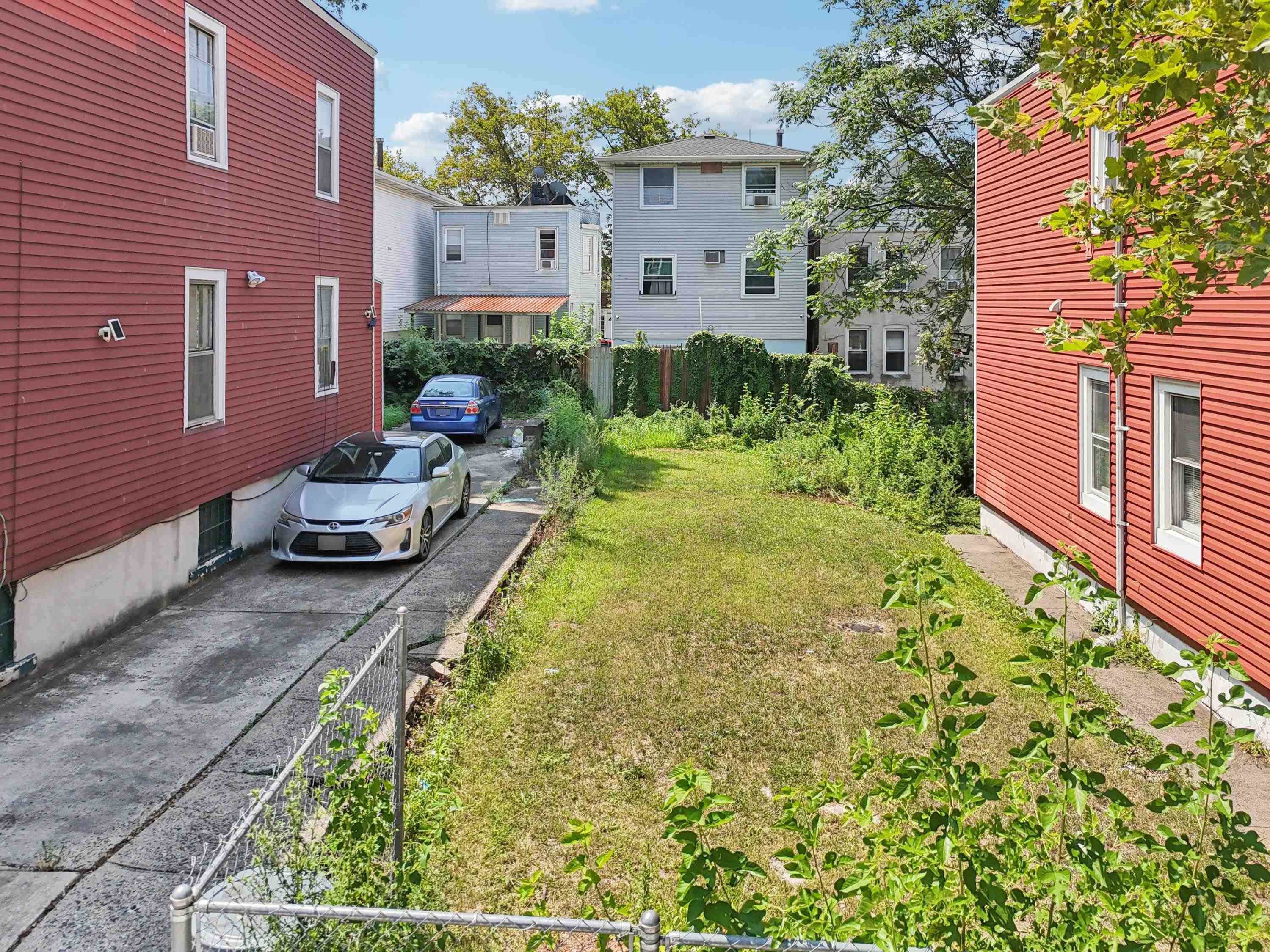 297 CLAREMONT AVE