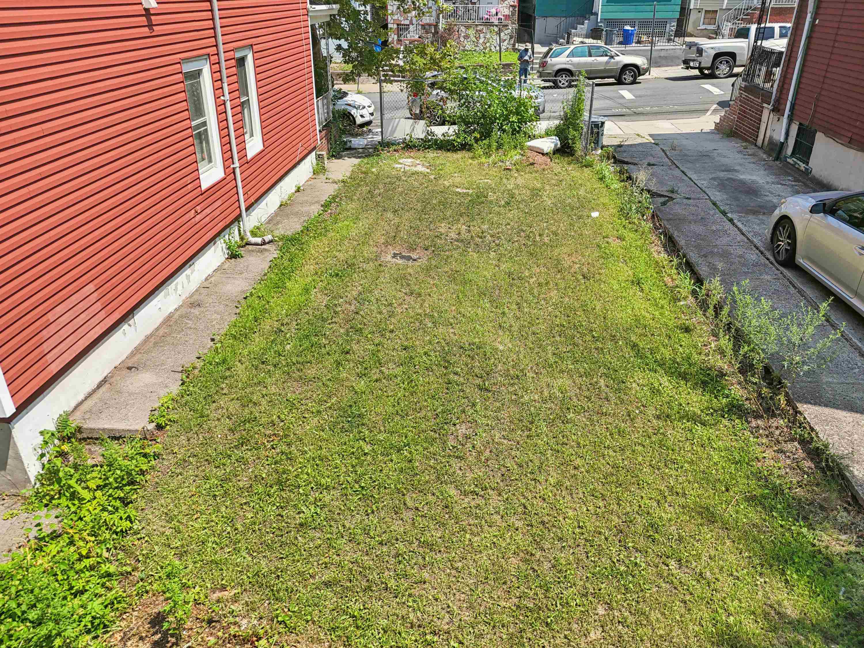 297 CLAREMONT AVE