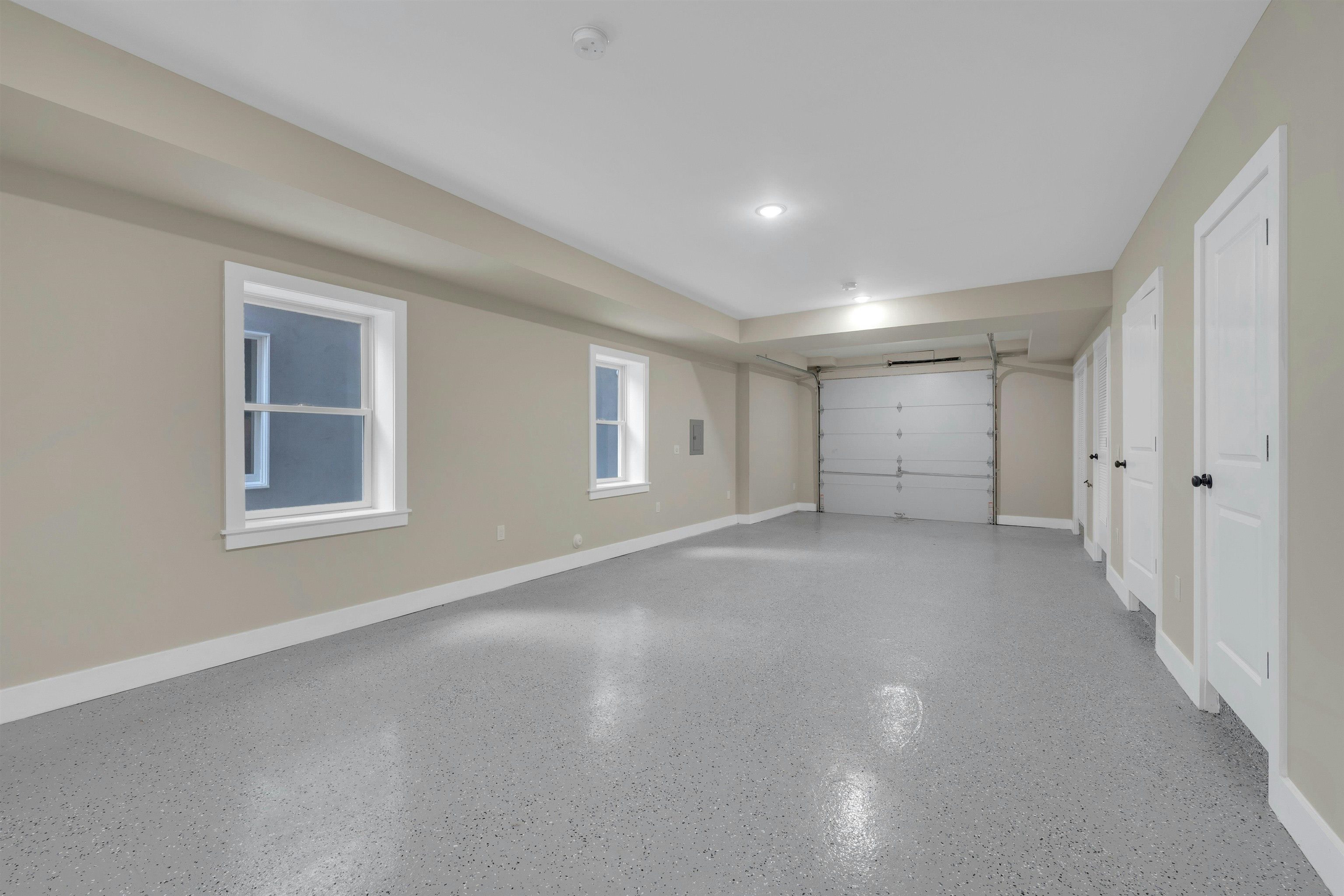 275 PEARSALL AVE Unit: 1