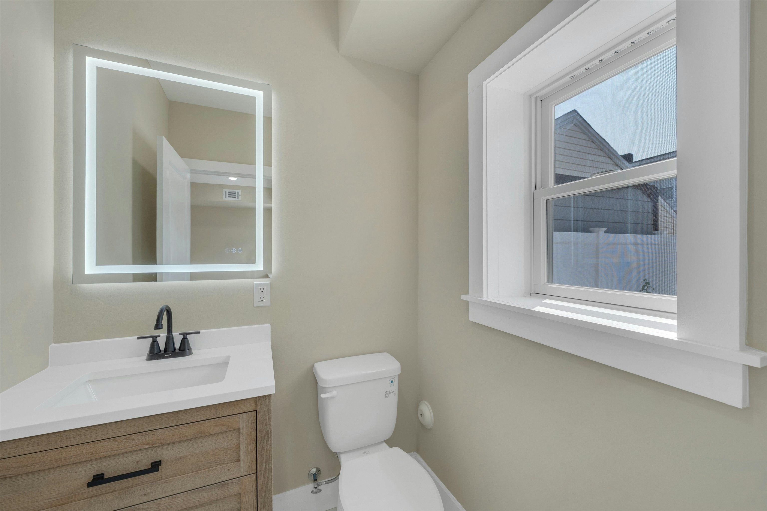 275 PEARSALL AVE Unit: 1