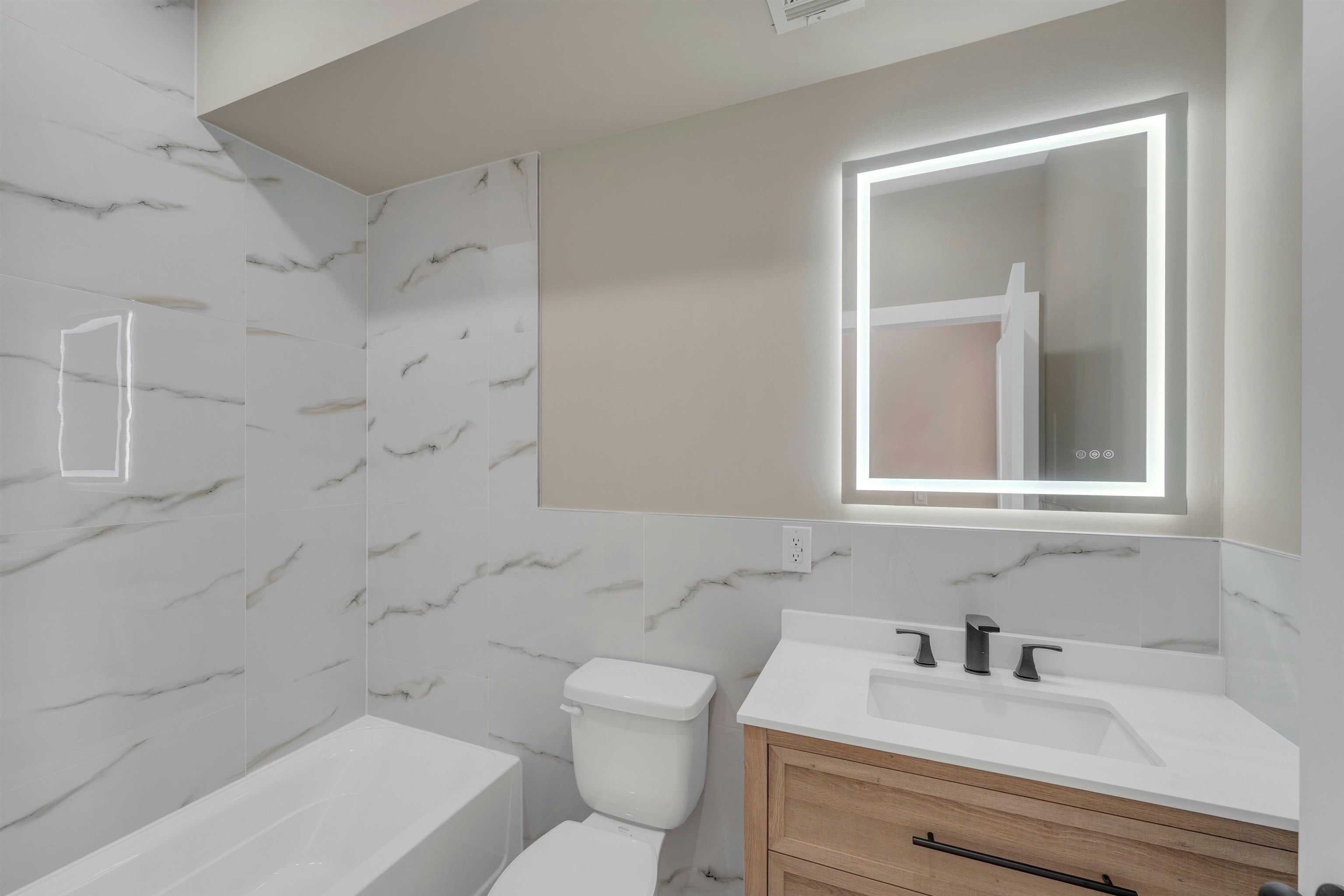 275 PEARSALL AVE Unit: 1