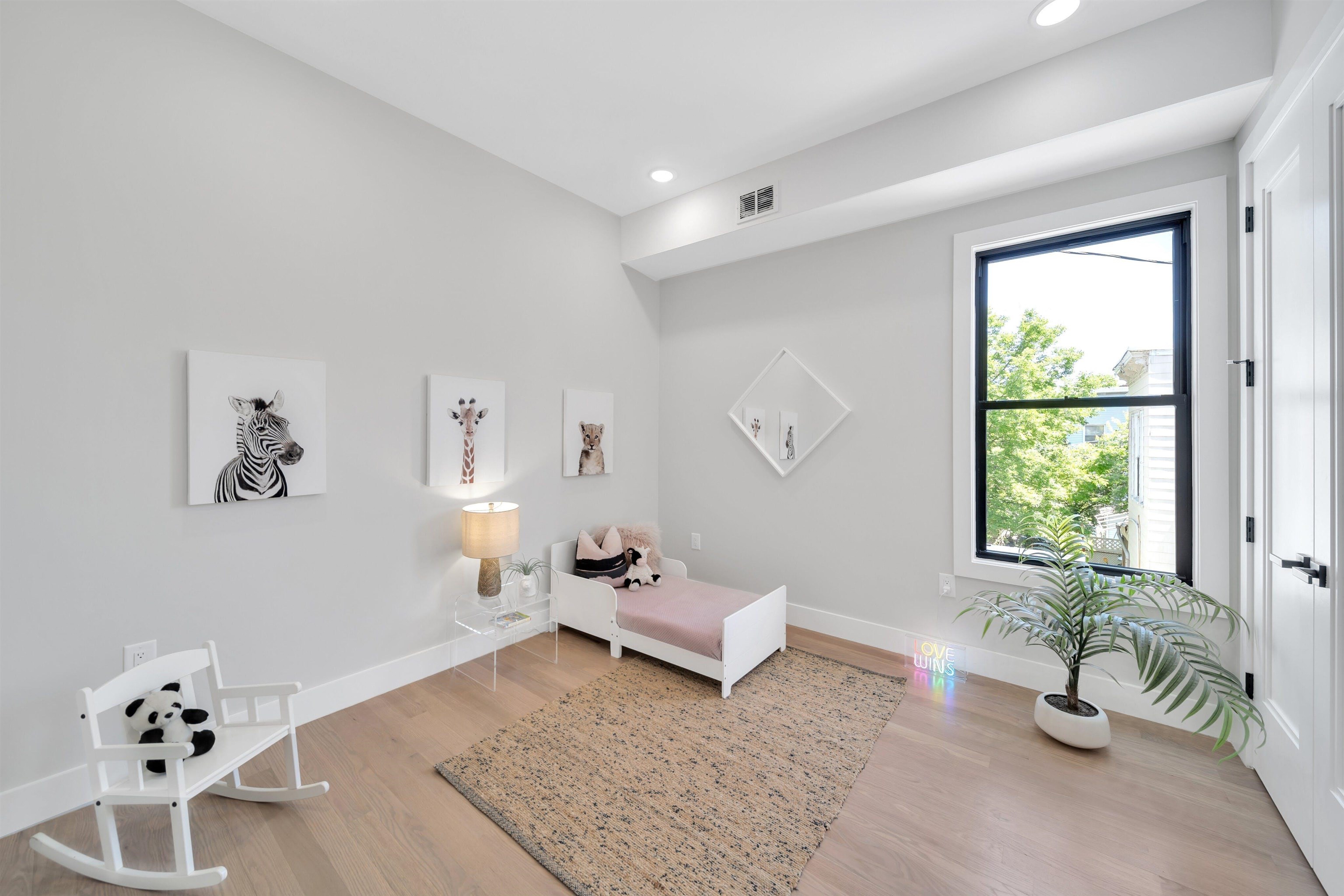 134 MANHATTAN AVE Unit: 2