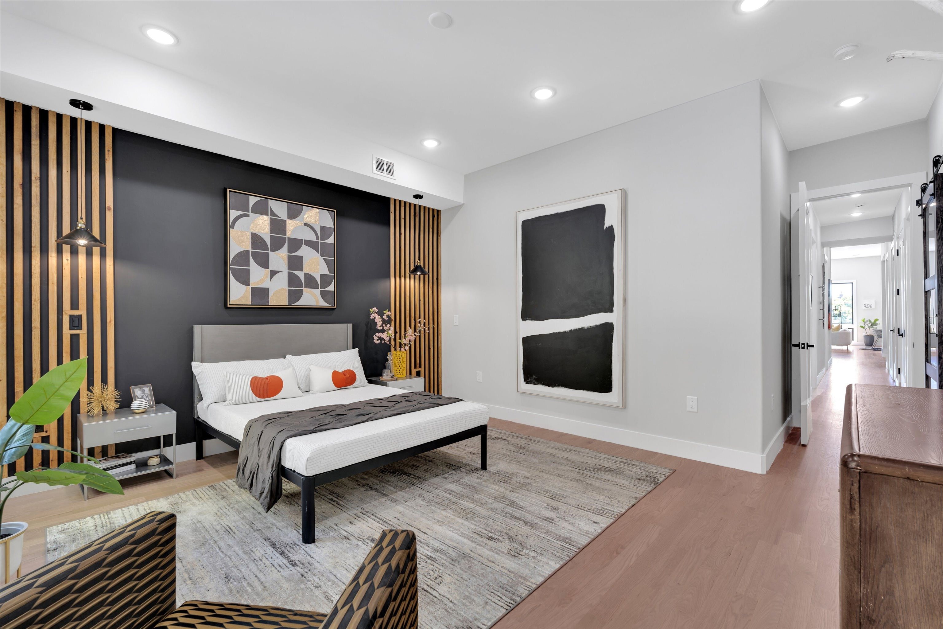 134 MANHATTAN AVE Unit: 2