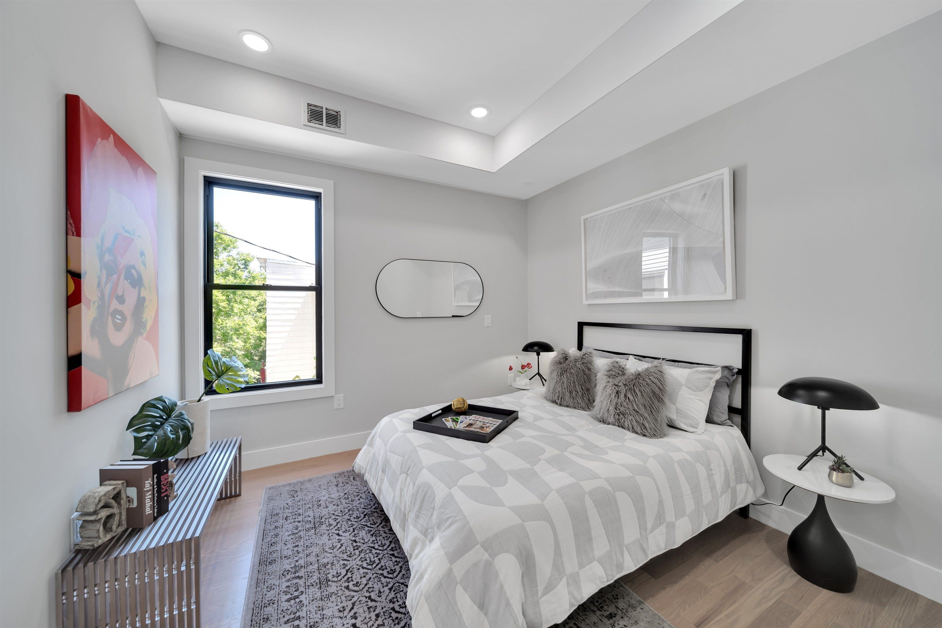 134 MANHATTAN AVE Unit: 2