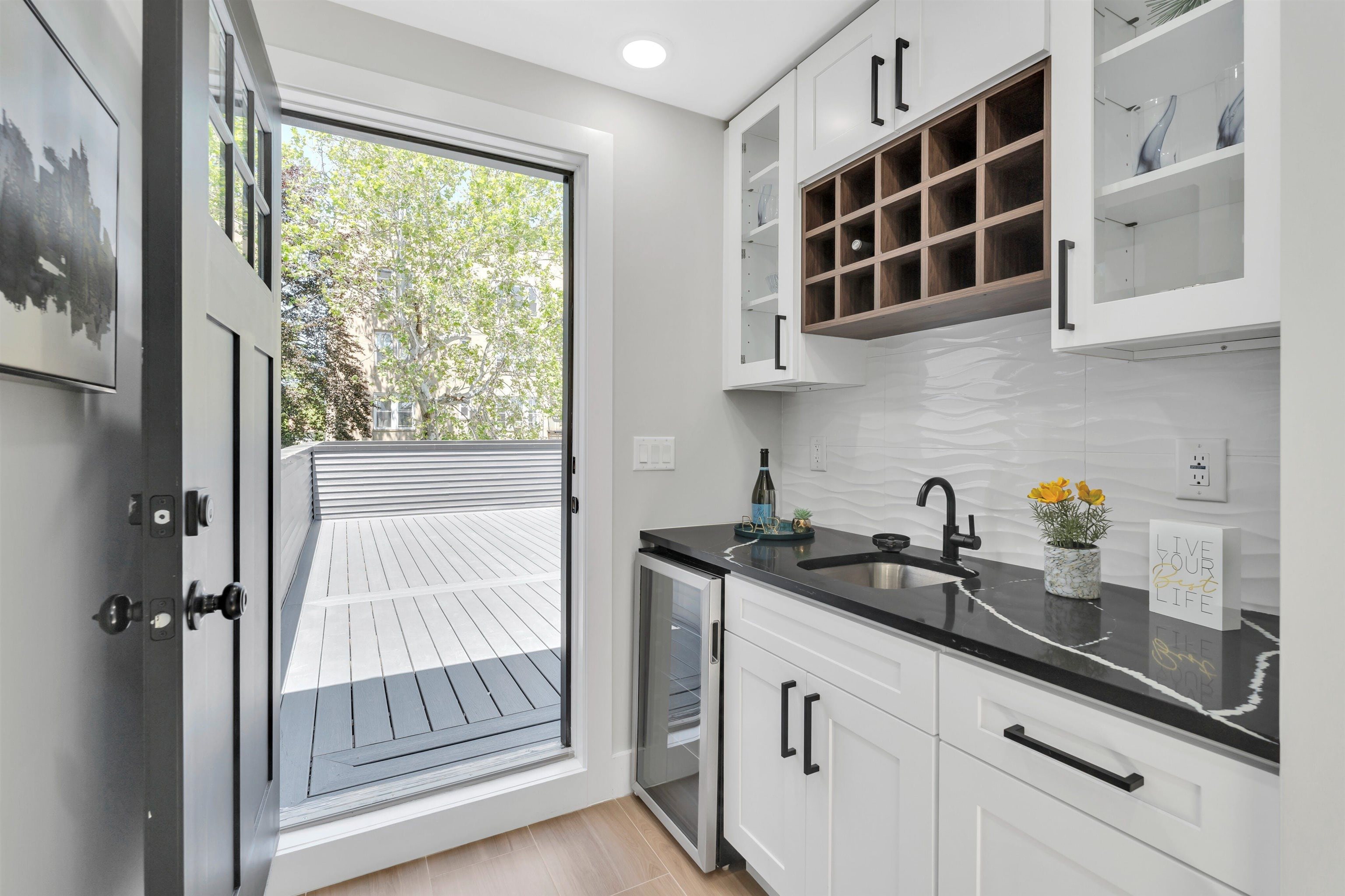 134 MANHATTAN AVE Unit: 2