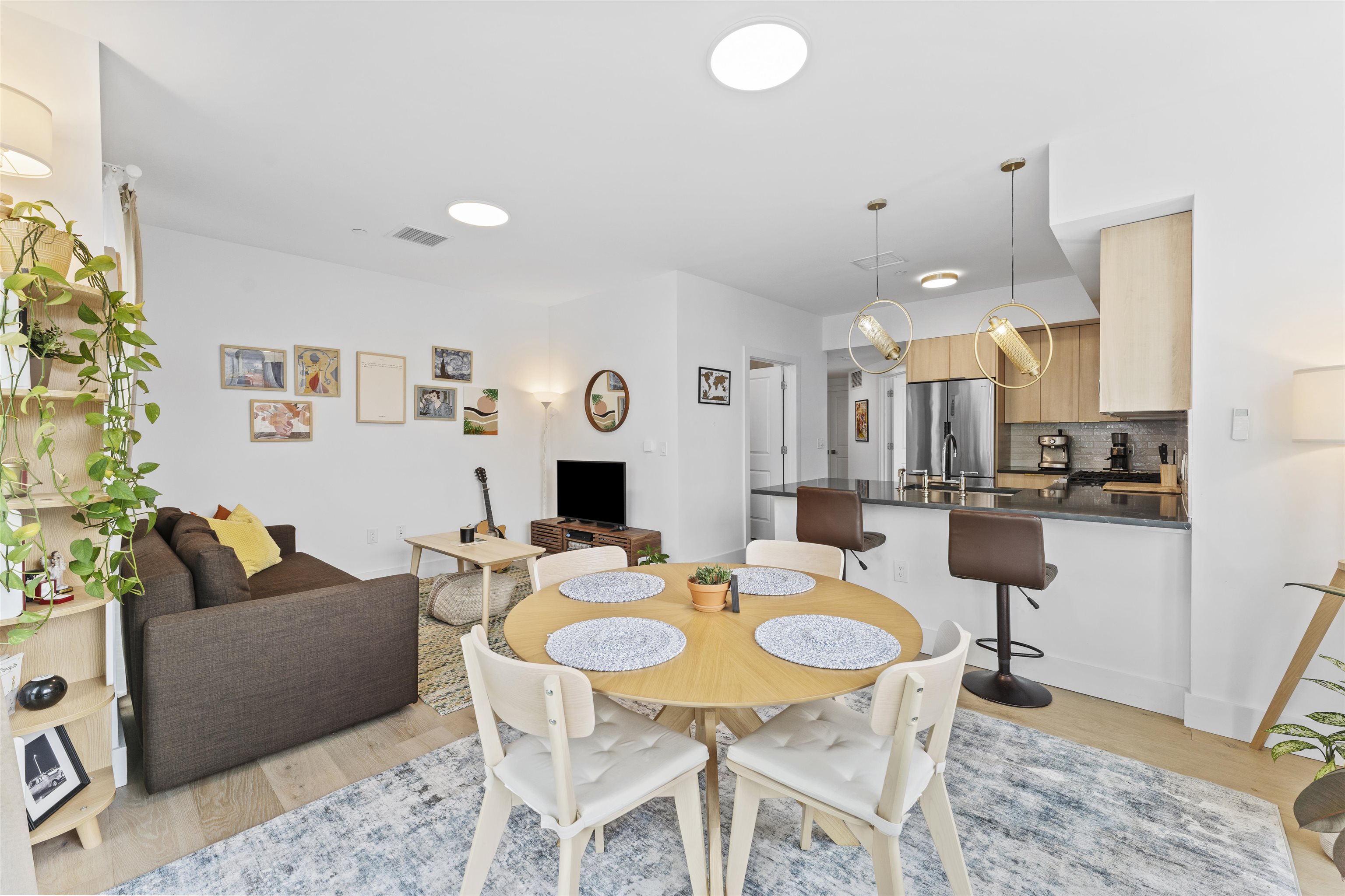 348 BALDWIN AVE Unit: 402